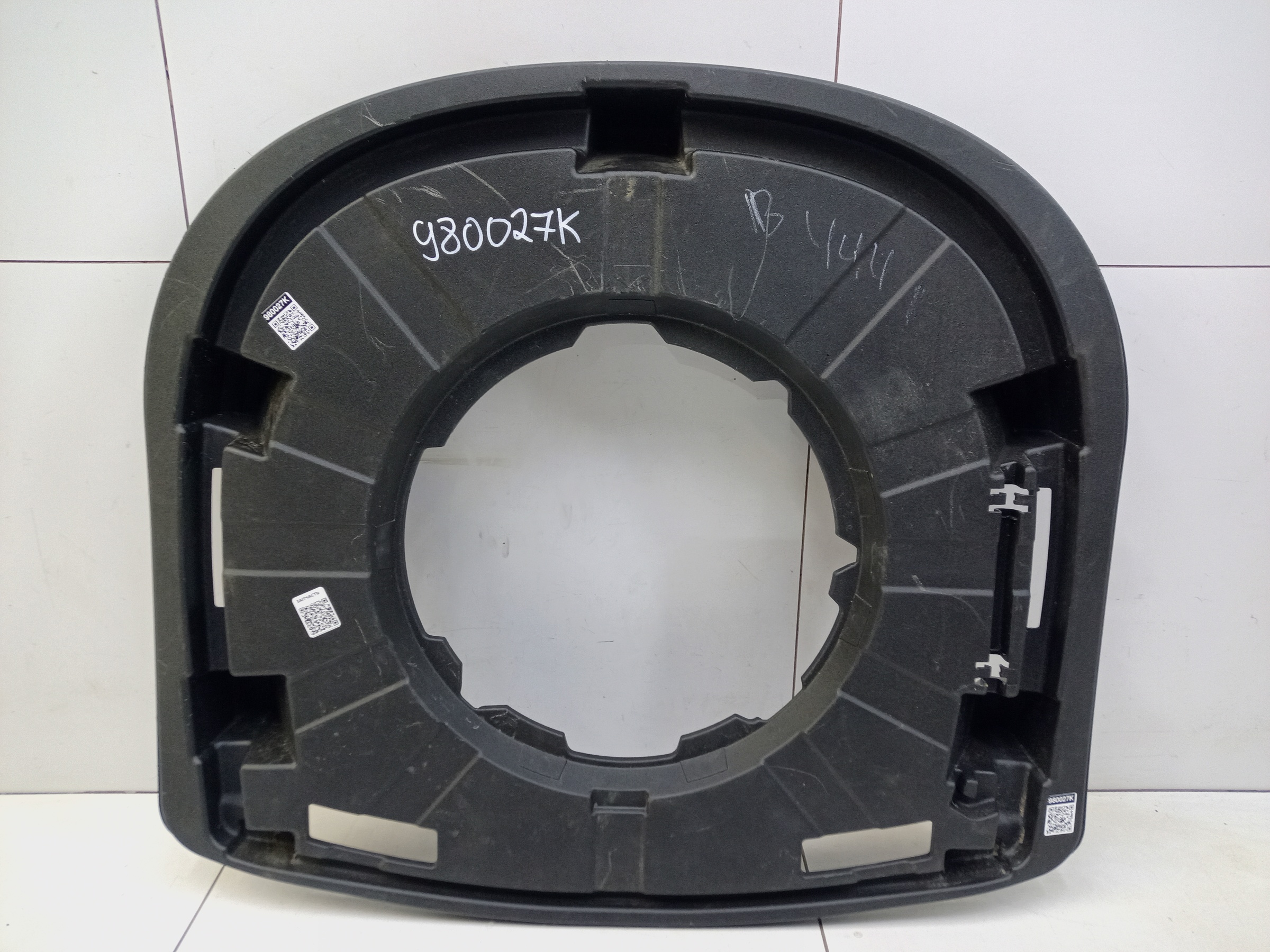 Накладка запасного колеса Toyota Camry V70