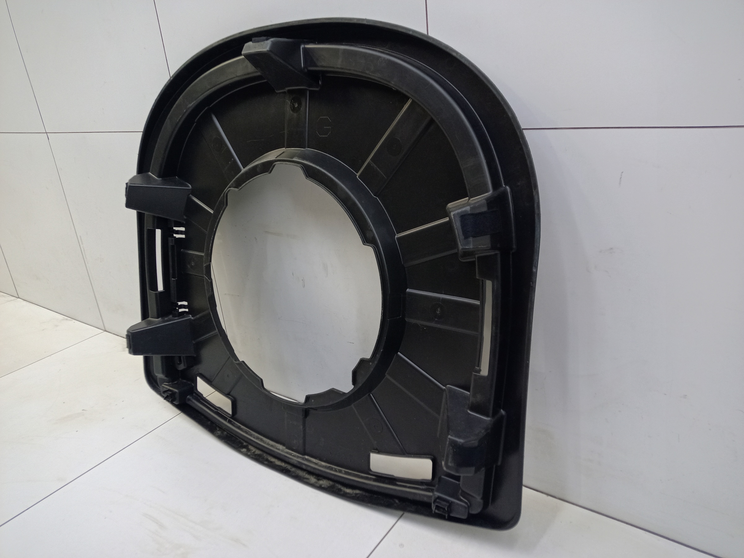 Накладка запасного колеса Toyota Camry V70