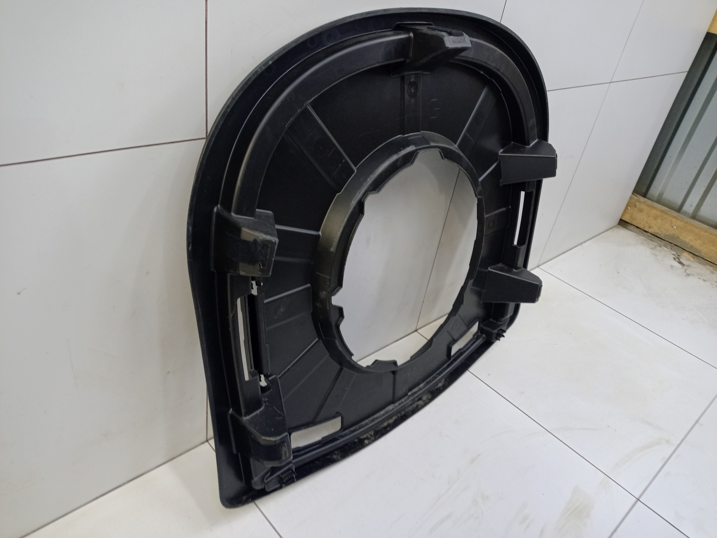 Накладка запасного колеса Toyota Camry V70