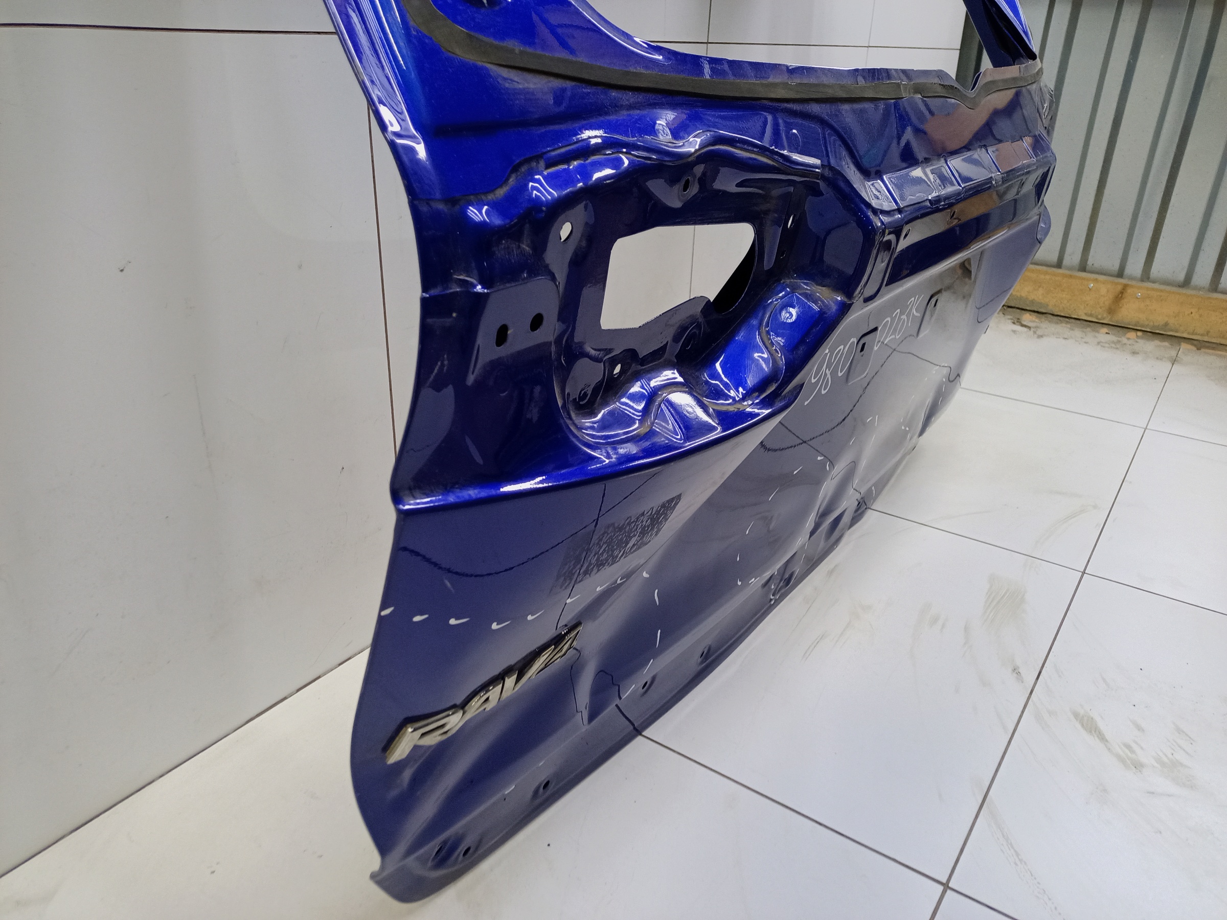 Крышка багажника Toyota RAV4 XA50