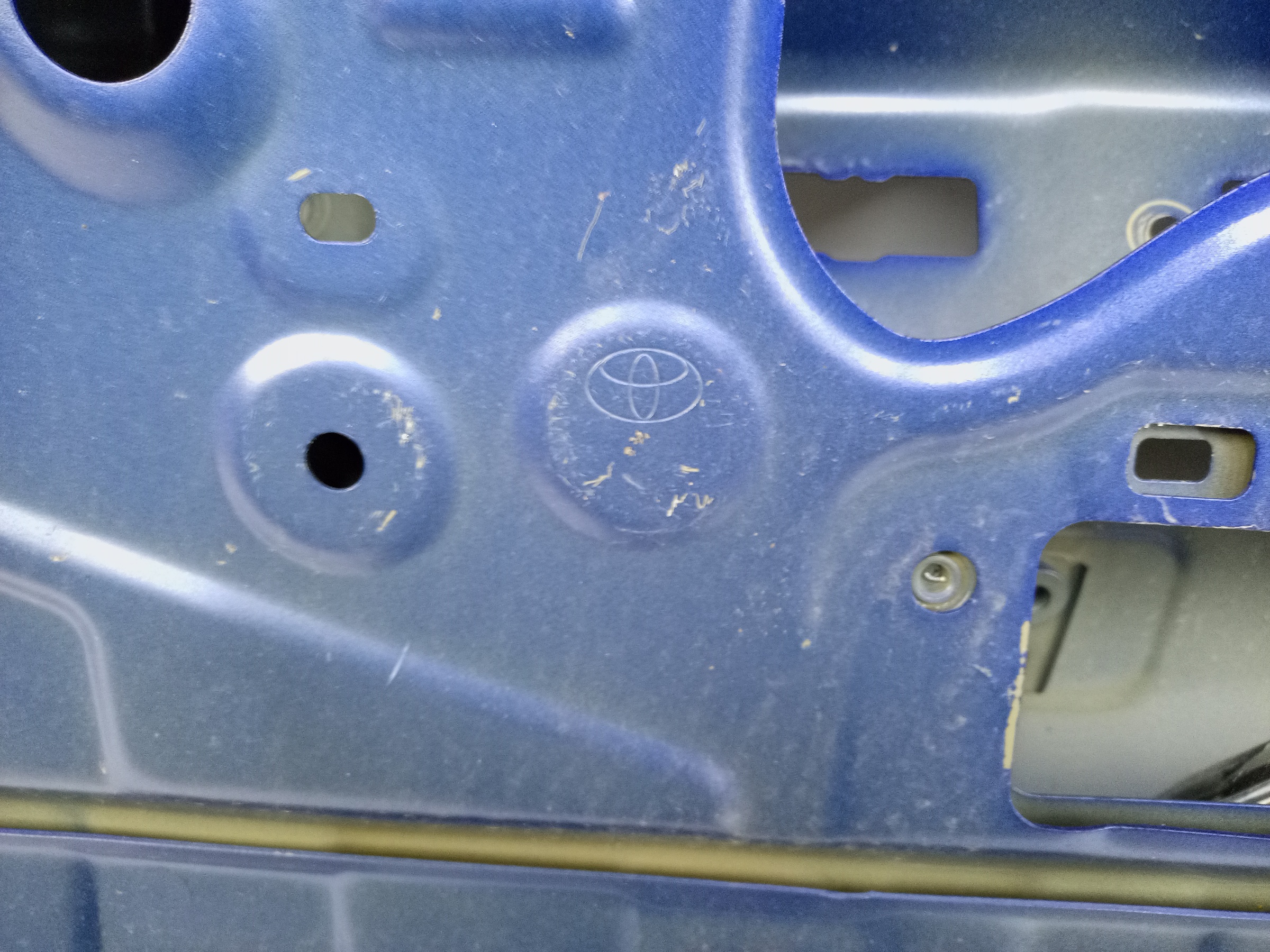 Крышка багажника Toyota RAV4 XA50