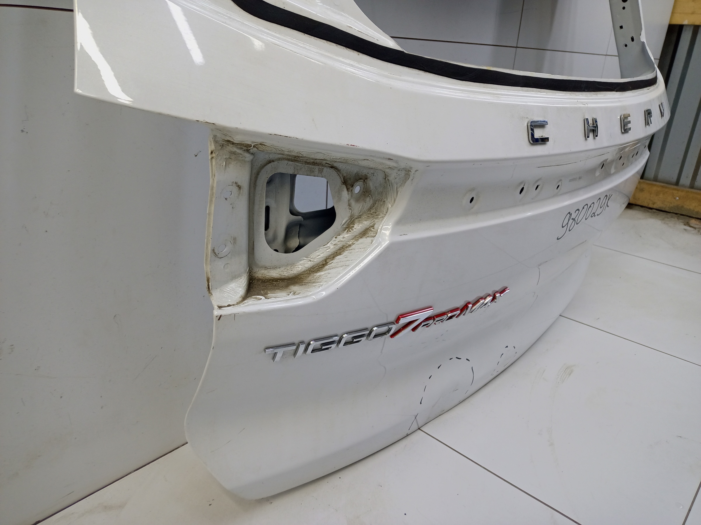 Крышка багажника Chery Tiggo 8 без датчика защемления