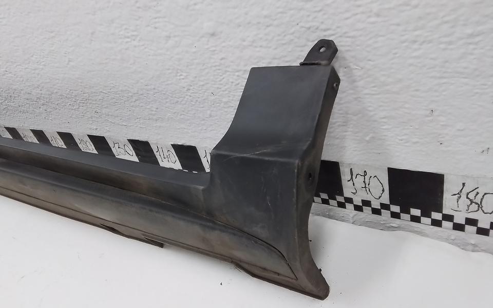 Накладка порога правого Geely Coolray