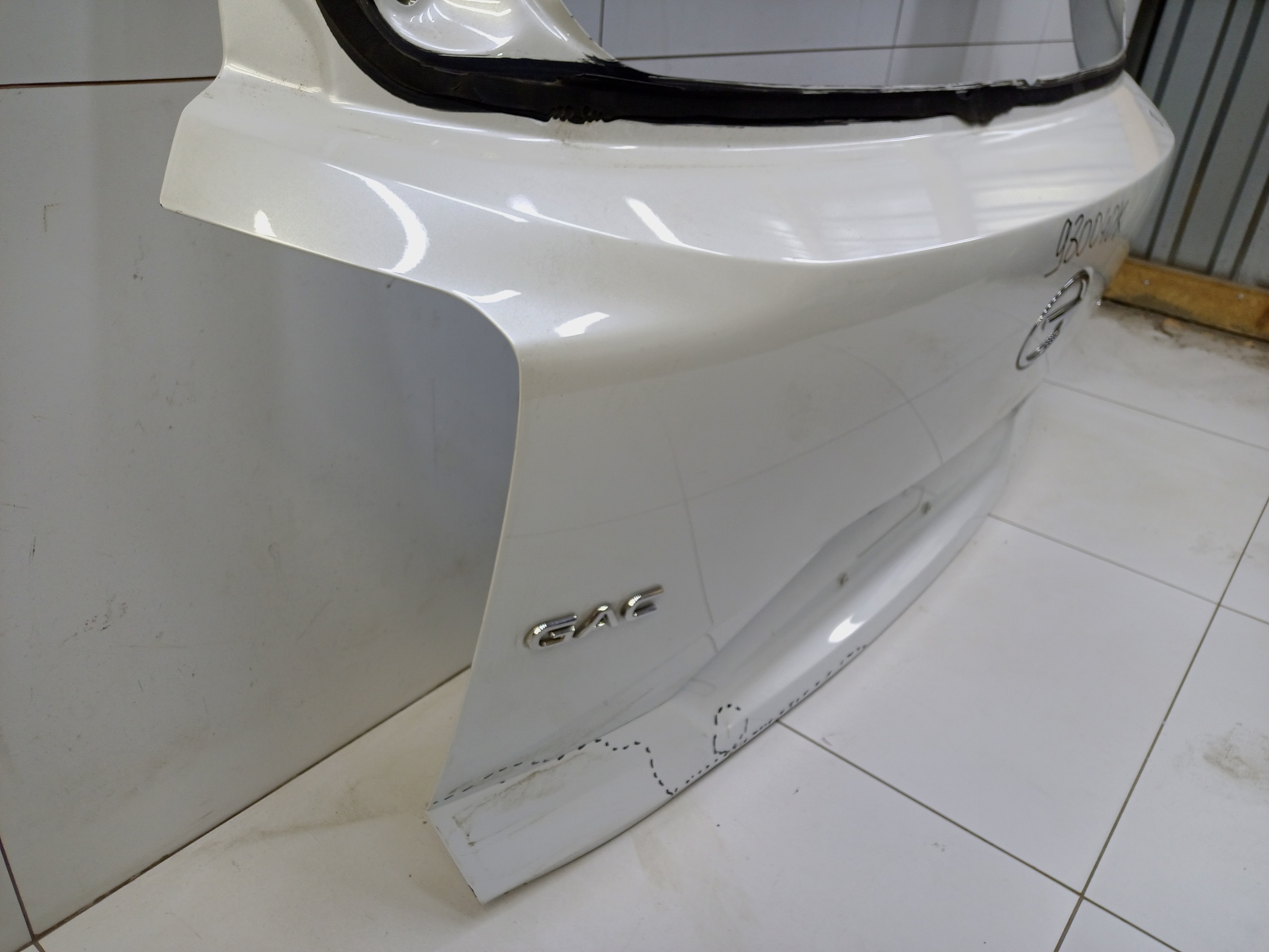 Крышка багажника GAC GS8 2