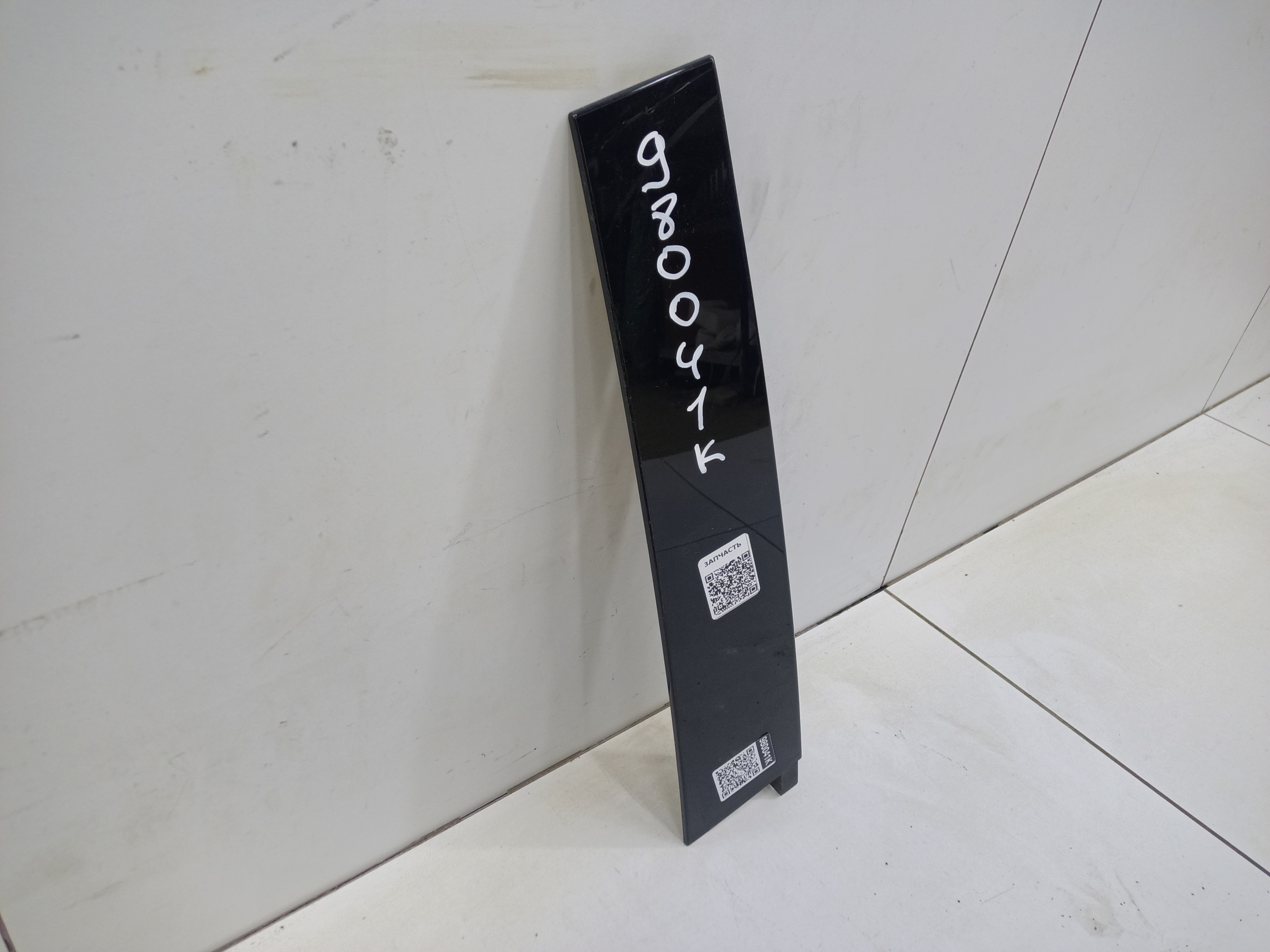 Накладка стойки двери задней левой Geely Tugella