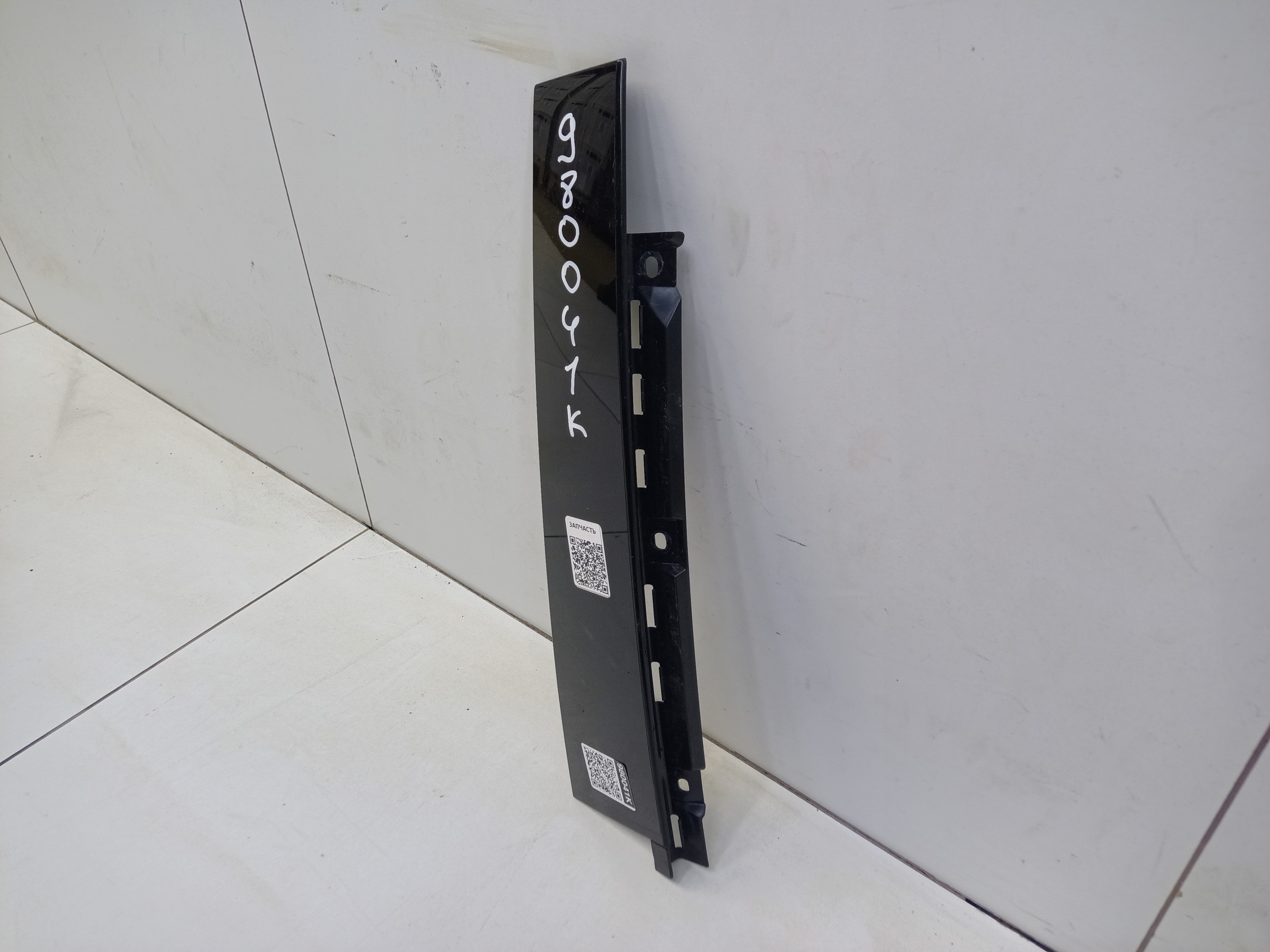 Накладка стойки двери задней левой Geely Tugella