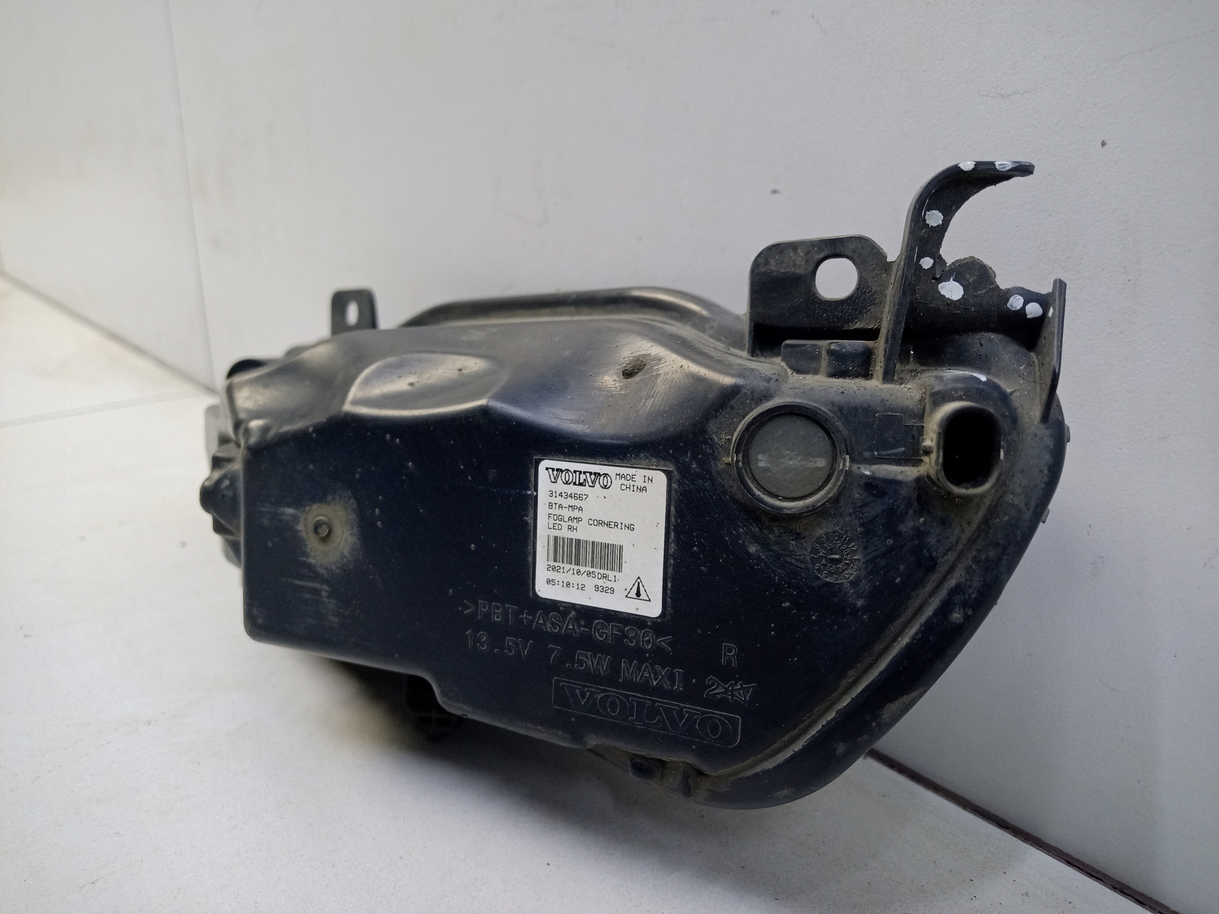 Фара ПТФ передняя правая Volvo XC60 2 LED