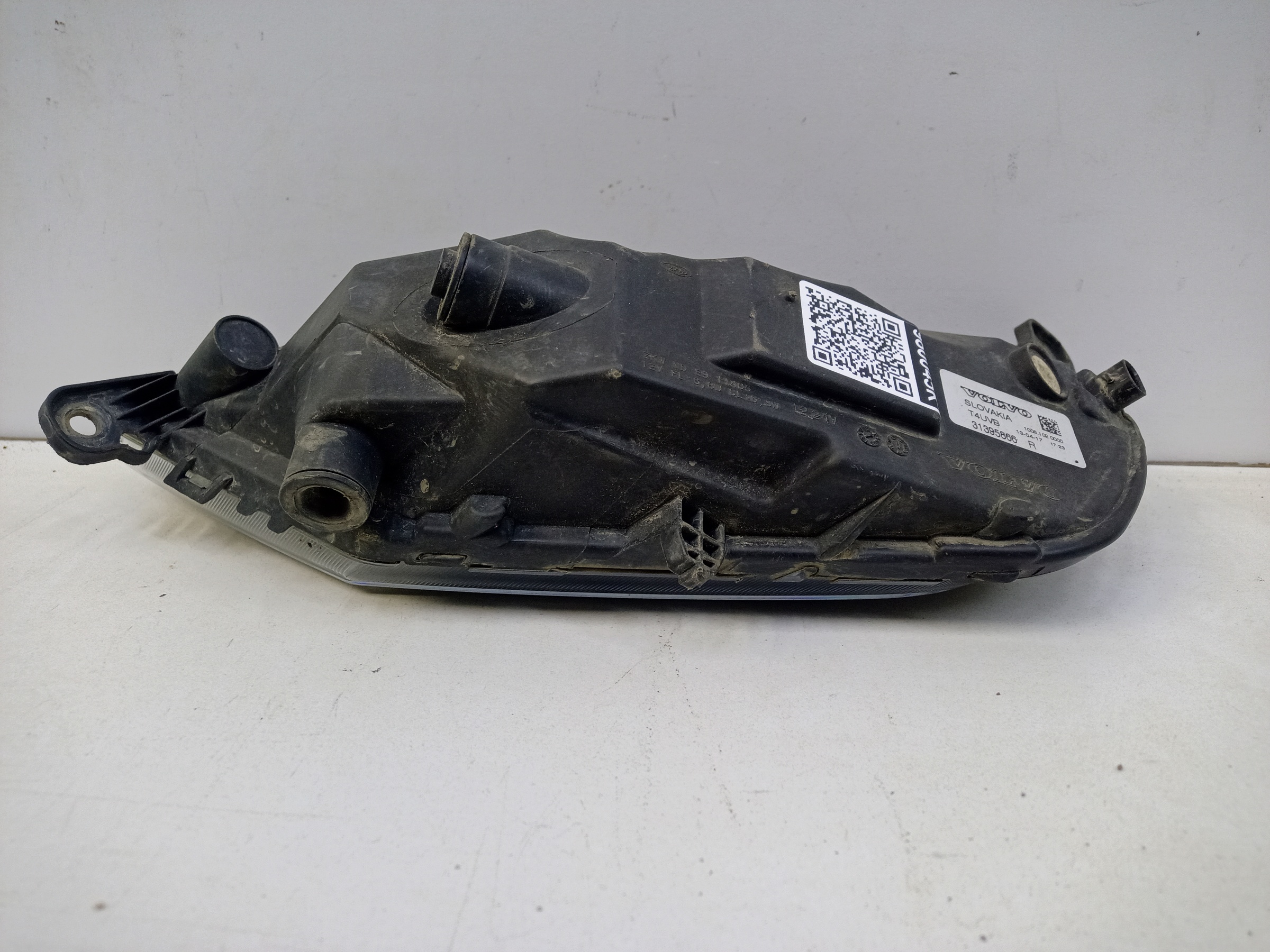 Фара ПТФ передняя правая Volvo XC90 2 LED