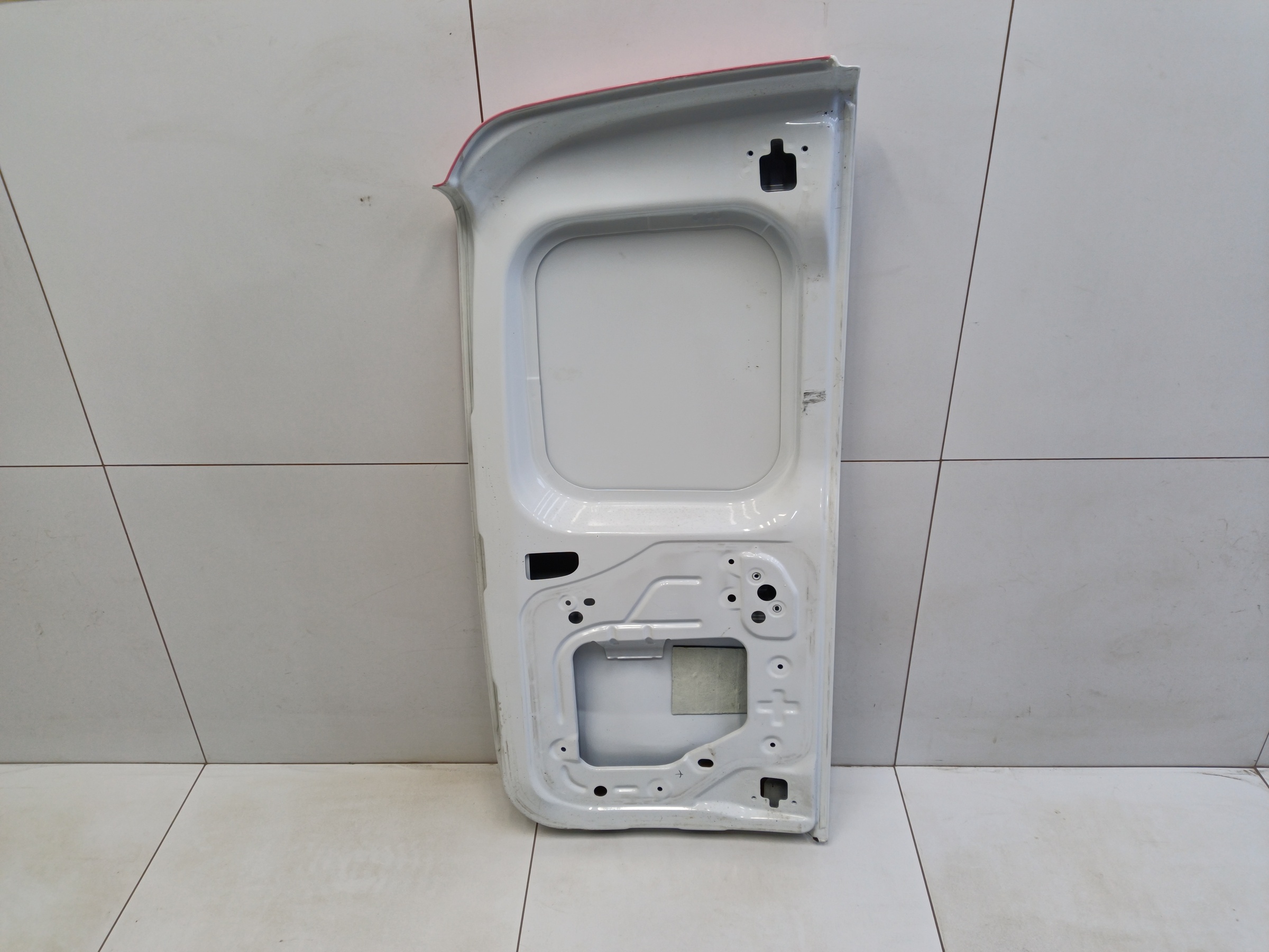 Дверь задняя правая распашная глухая Lada Largus Фургон