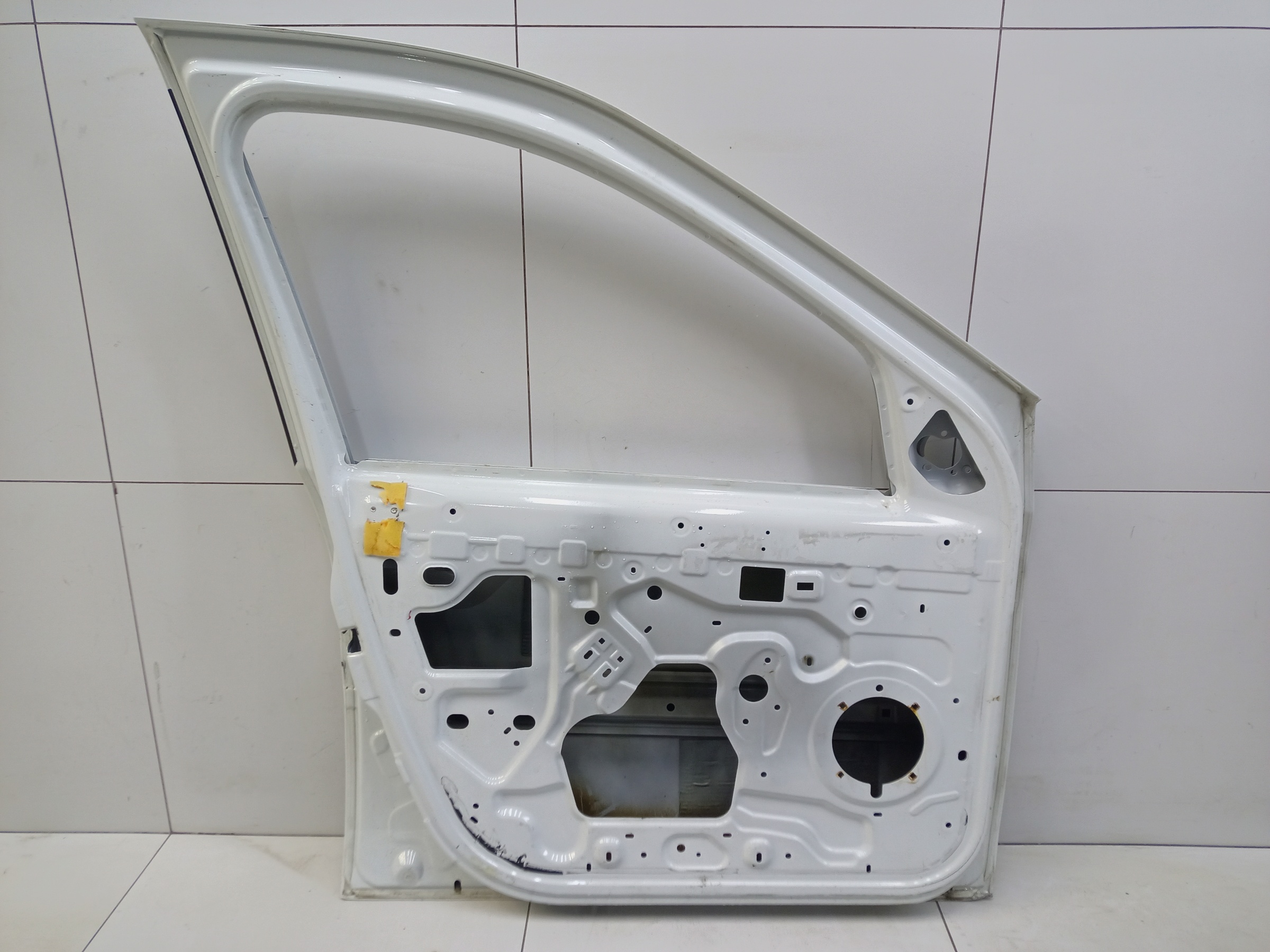 Дверь передняя левая Lada Largus 1 Restail без накладки