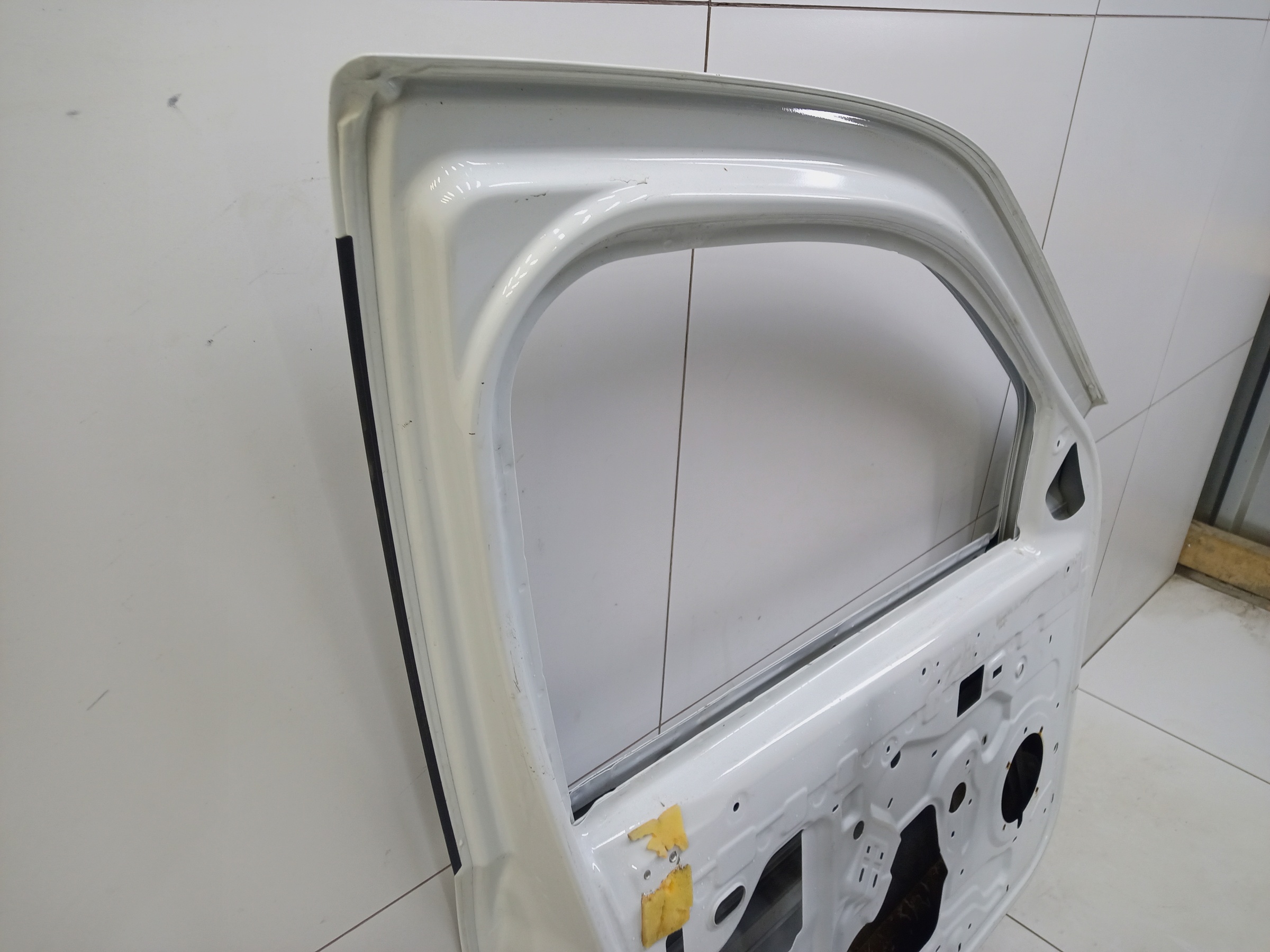 Дверь передняя левая Lada Largus 1 Restail без накладки