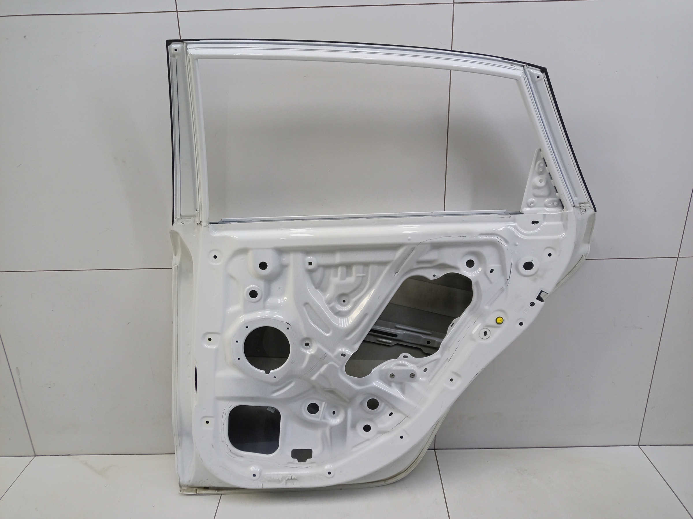 Дверь задняя правая Geely Emgrand 2