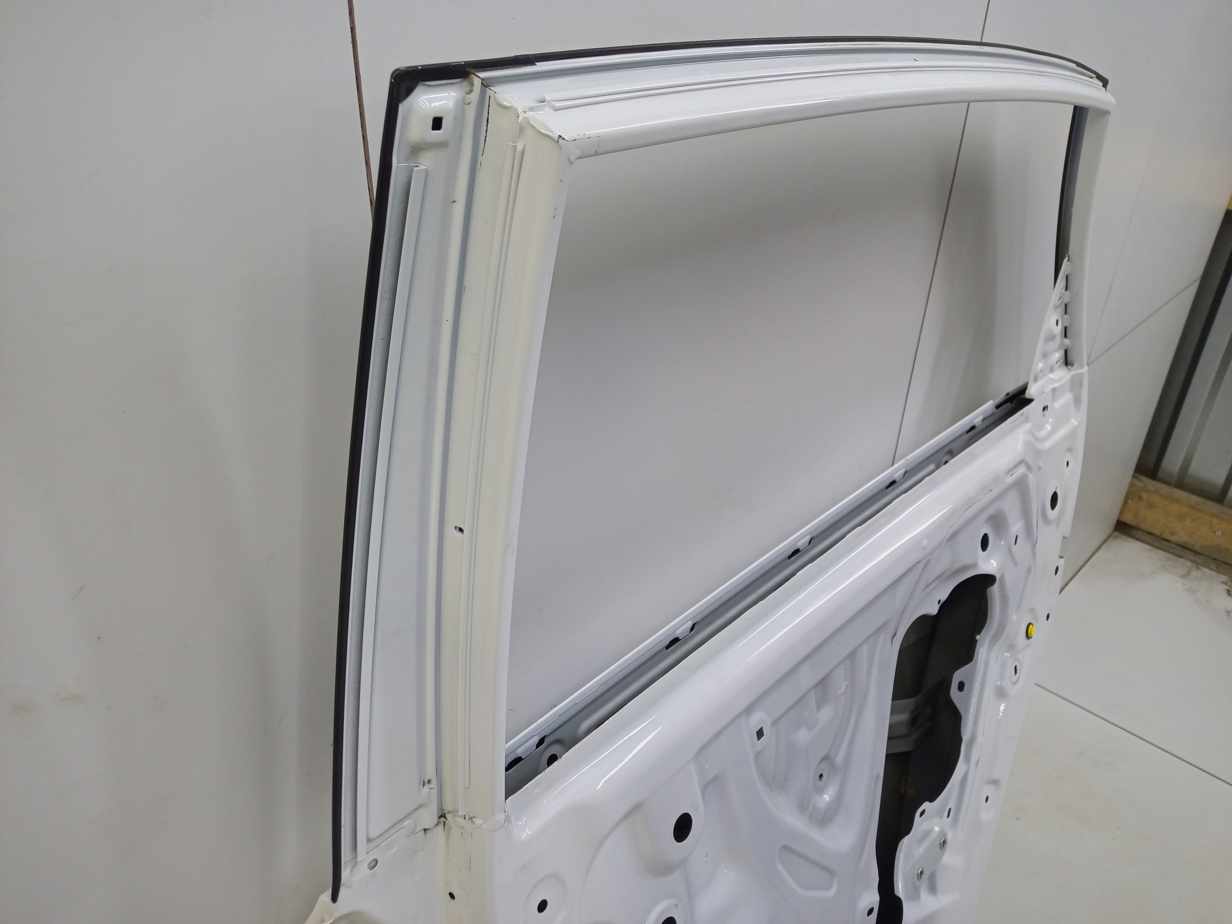 Дверь задняя правая Geely Emgrand 2