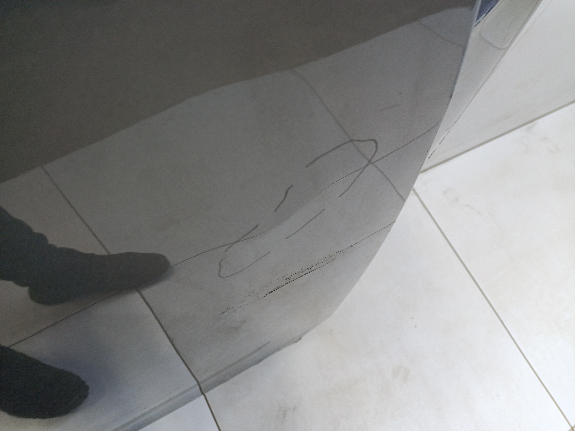 Капот Geely Monjaro