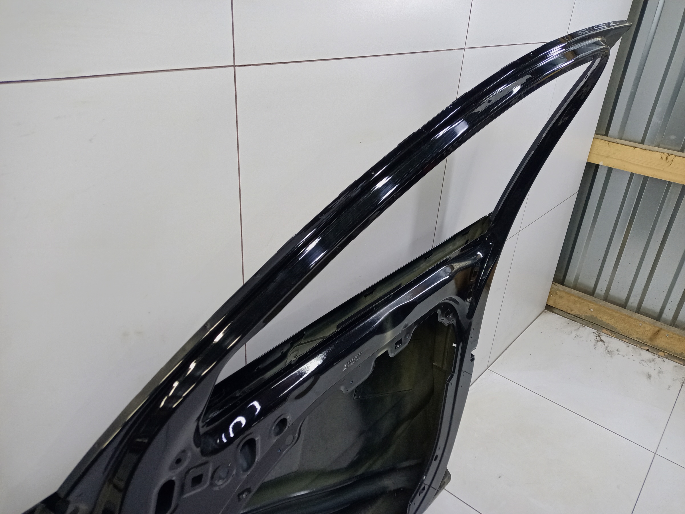 Дверь передняя правая Volvo XC60 2