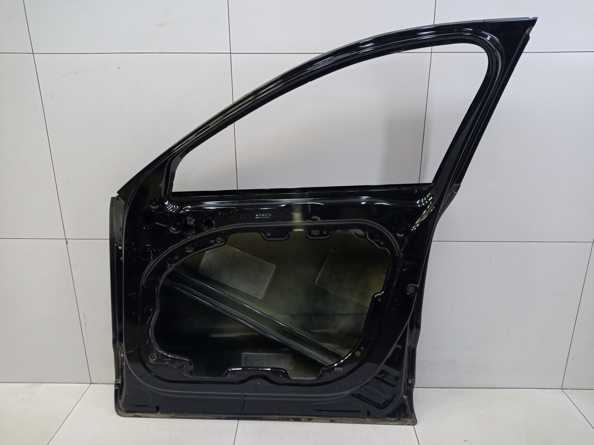 Дверь передняя правая Volvo XC60 2