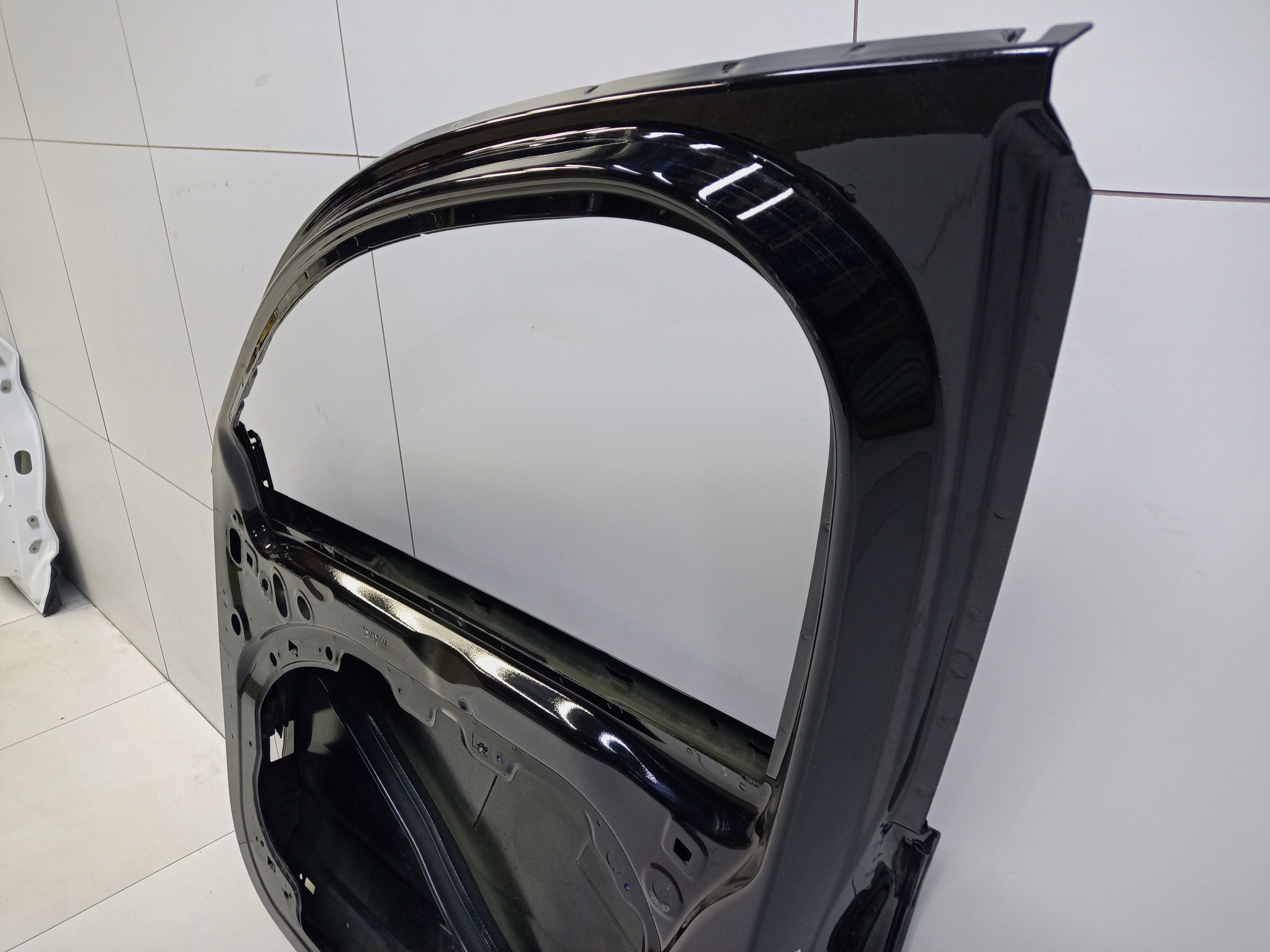 Дверь передняя правая Volvo XC60 2