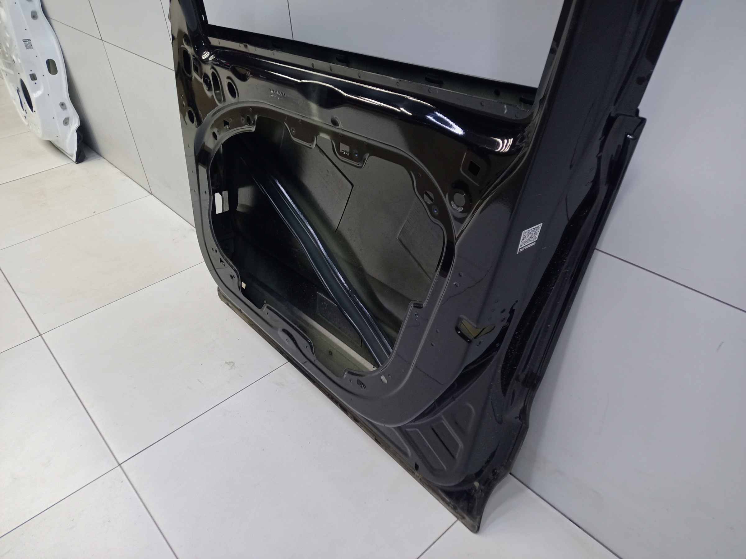 Дверь передняя правая Volvo XC60 2