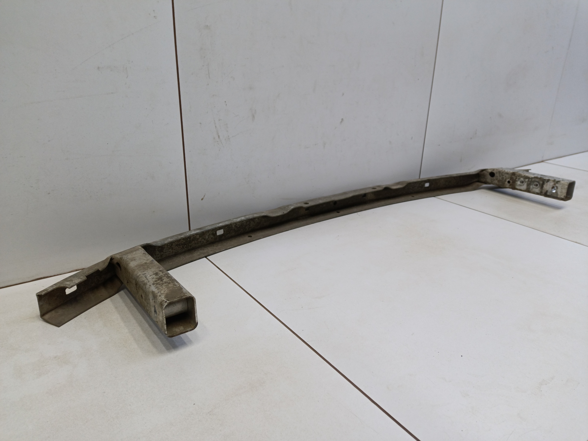 Усилитель переднего бампера нижний BMW 5er G30