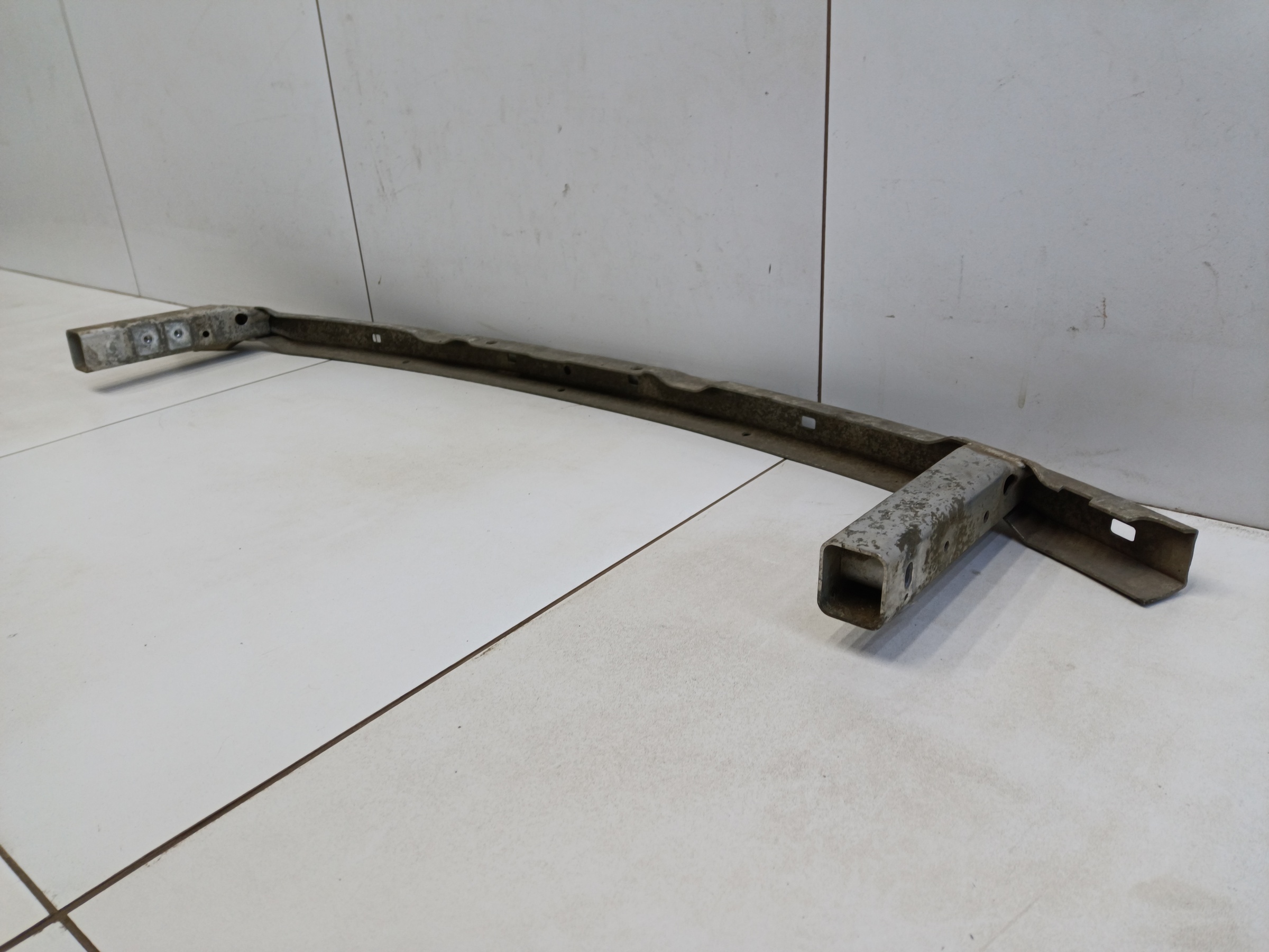 Усилитель переднего бампера нижний BMW 5er G30