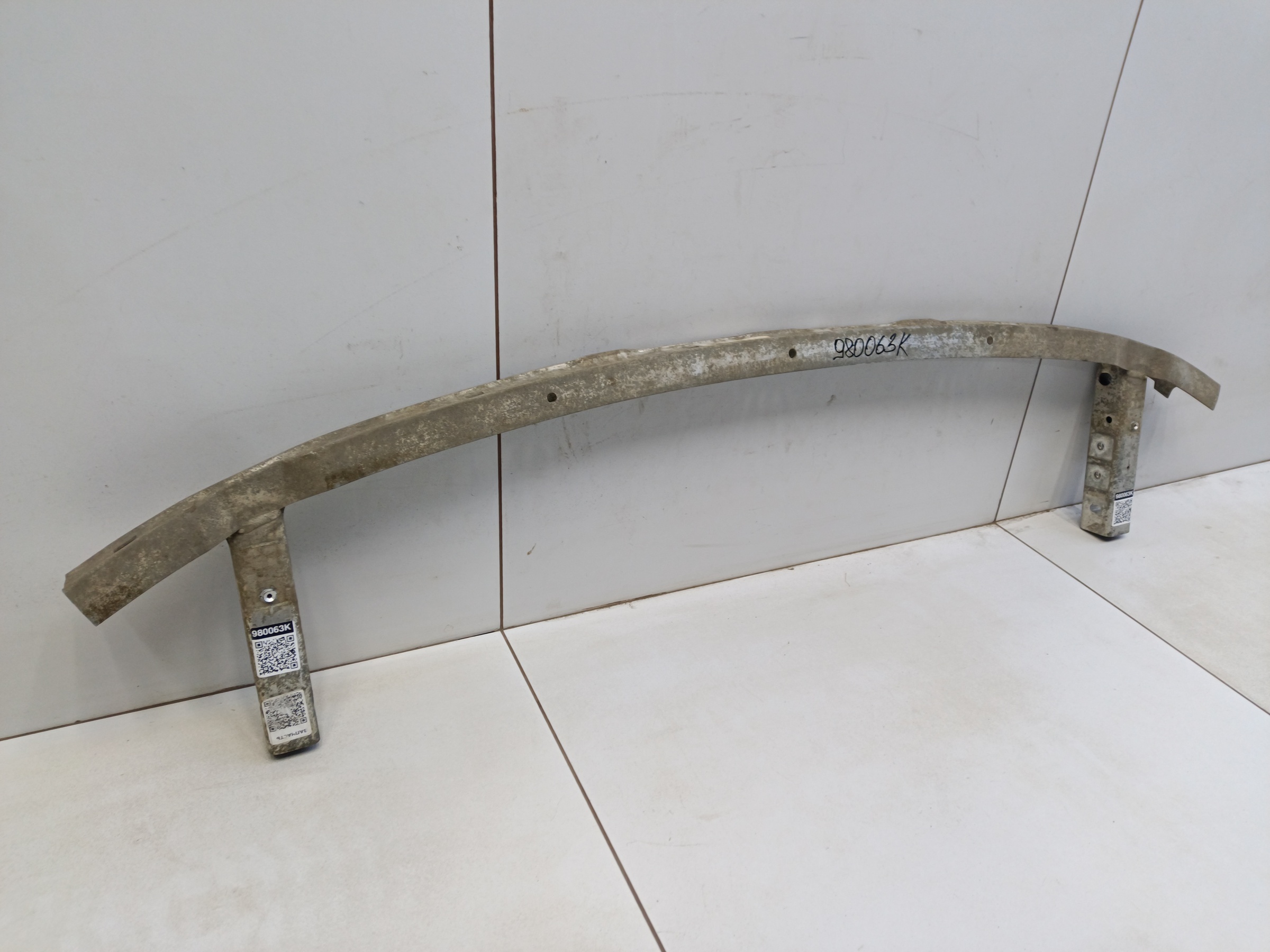 Усилитель переднего бампера нижний BMW 5er G30