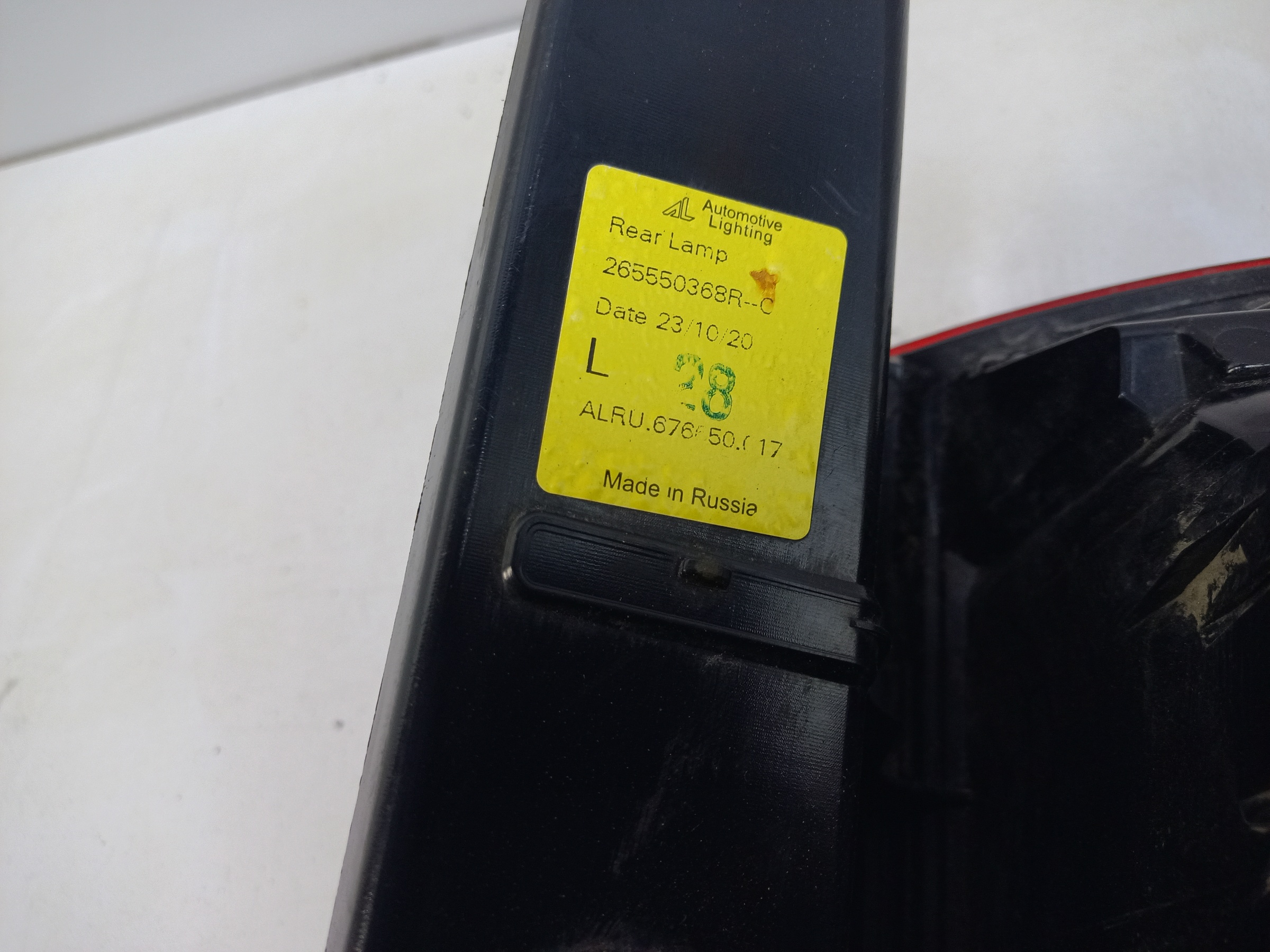 Фонарь задний левый наружный Renault Duster 1 Restail