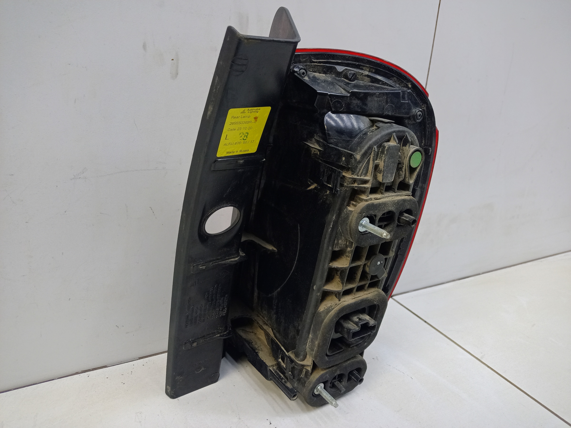 Фонарь задний левый наружный Renault Duster 1 Restail
