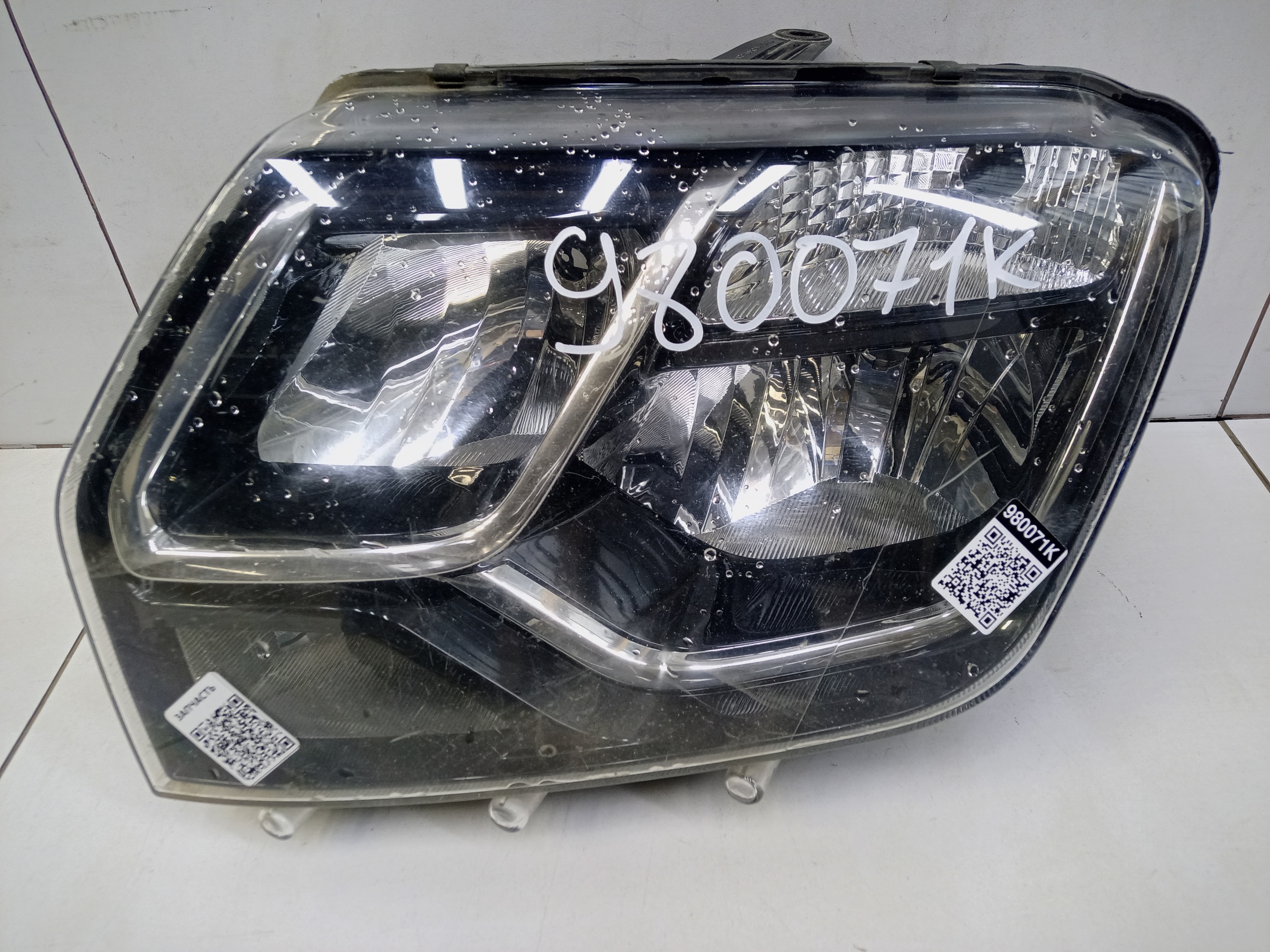 Фара передняя левая Renault Duster 1 Restail галоген черная