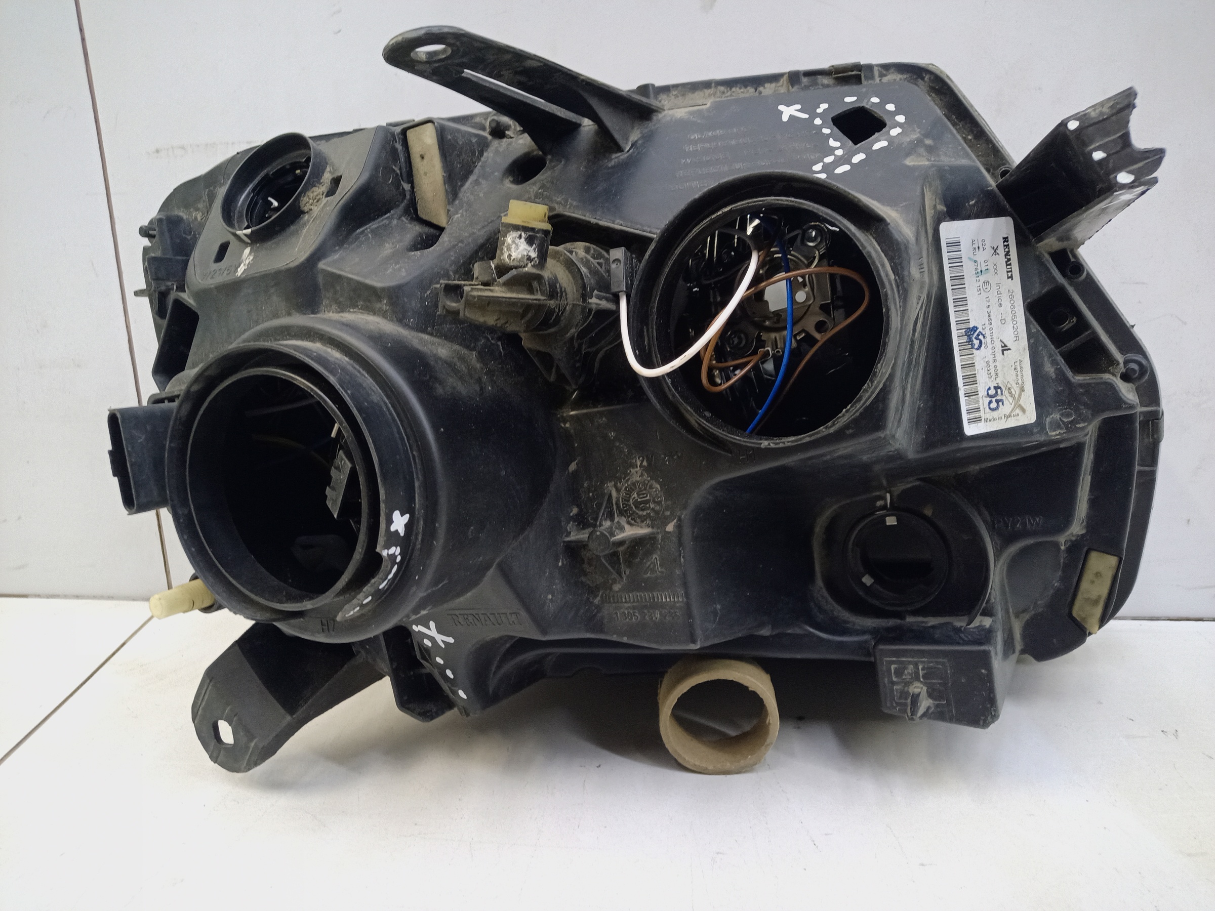 Фара передняя левая Renault Duster 1 Restail галоген черная