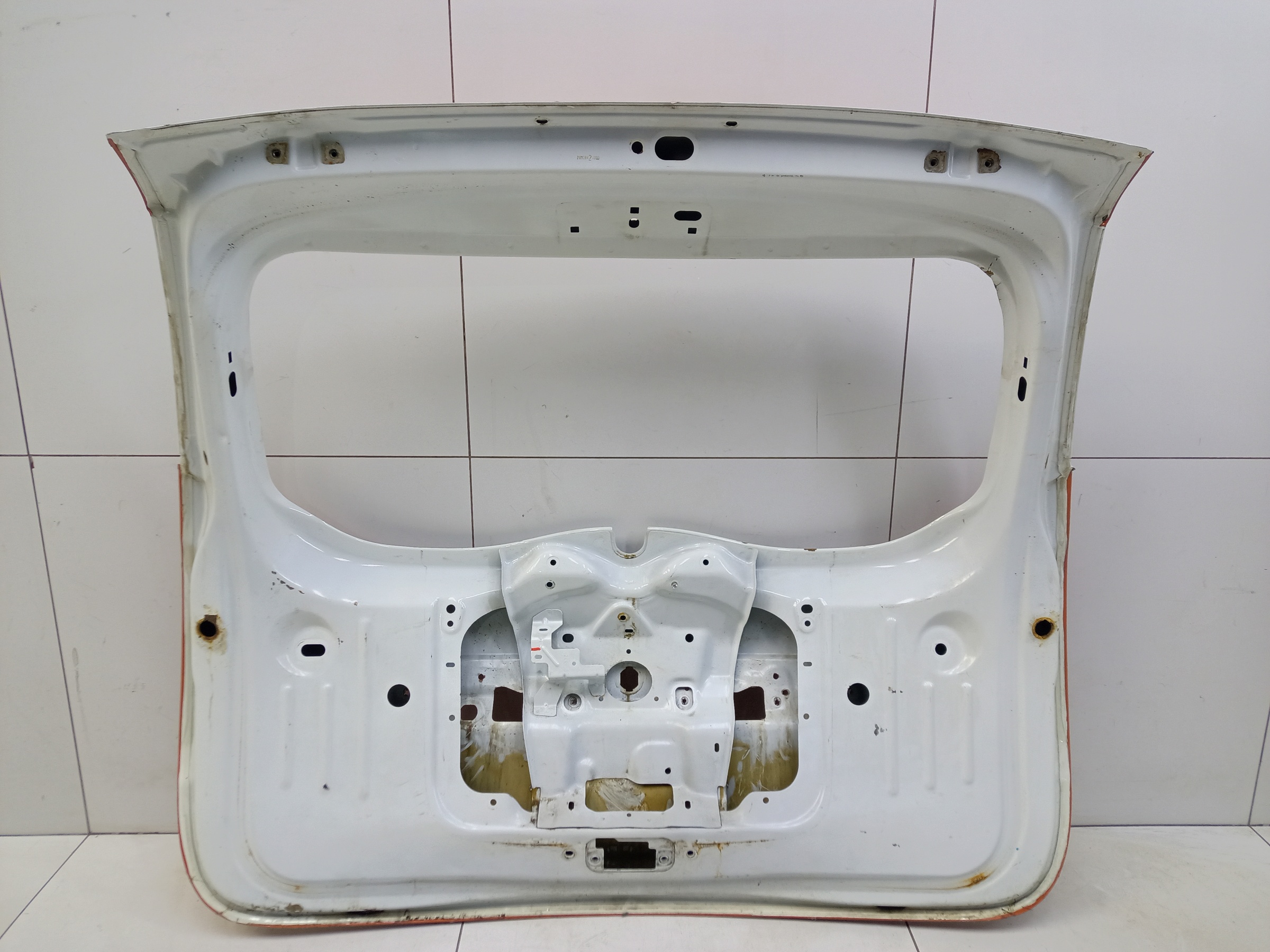 Крышка багажника Renault Duster 1