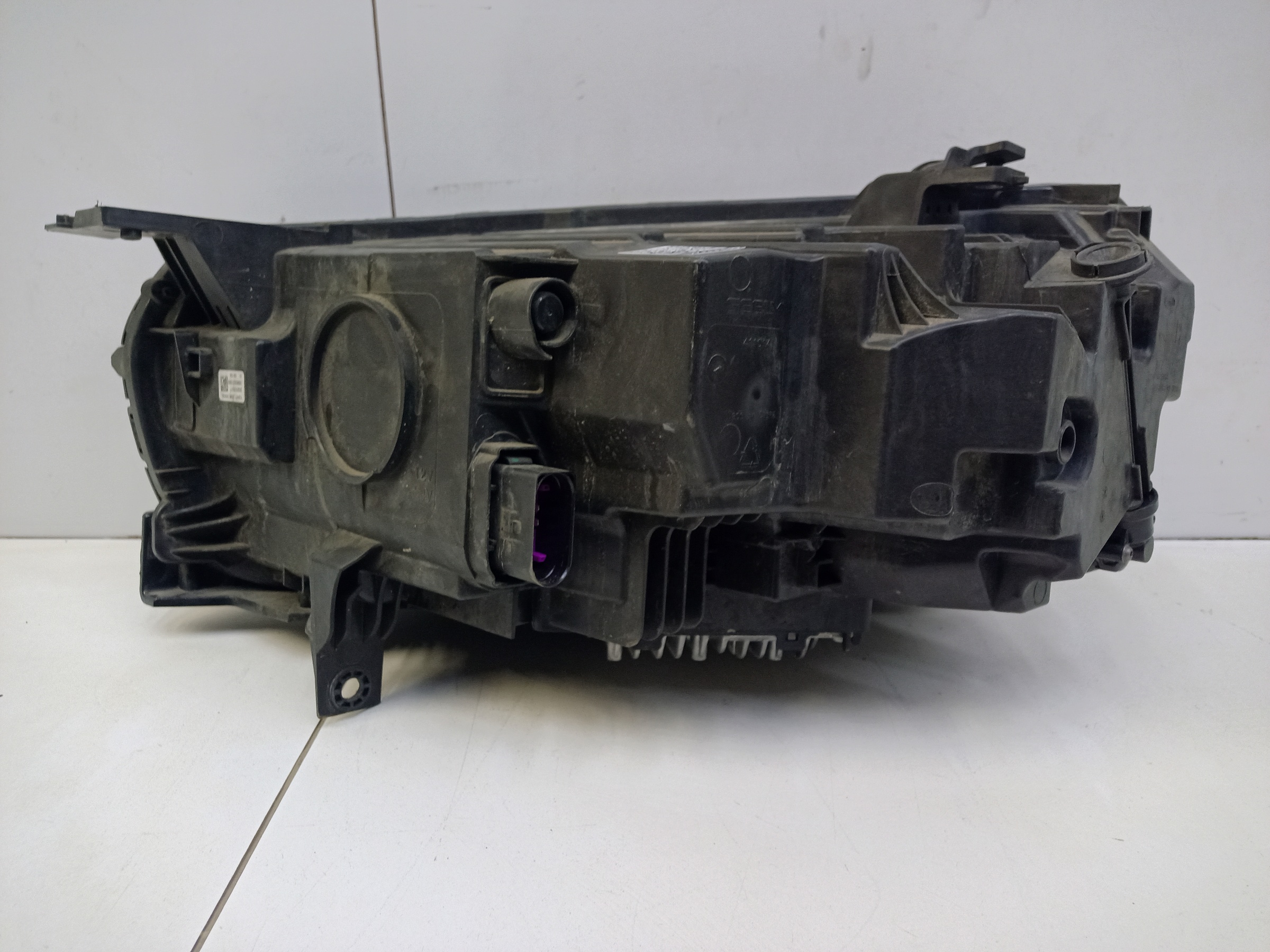 Фара передняя правая Geely Monjaro LED