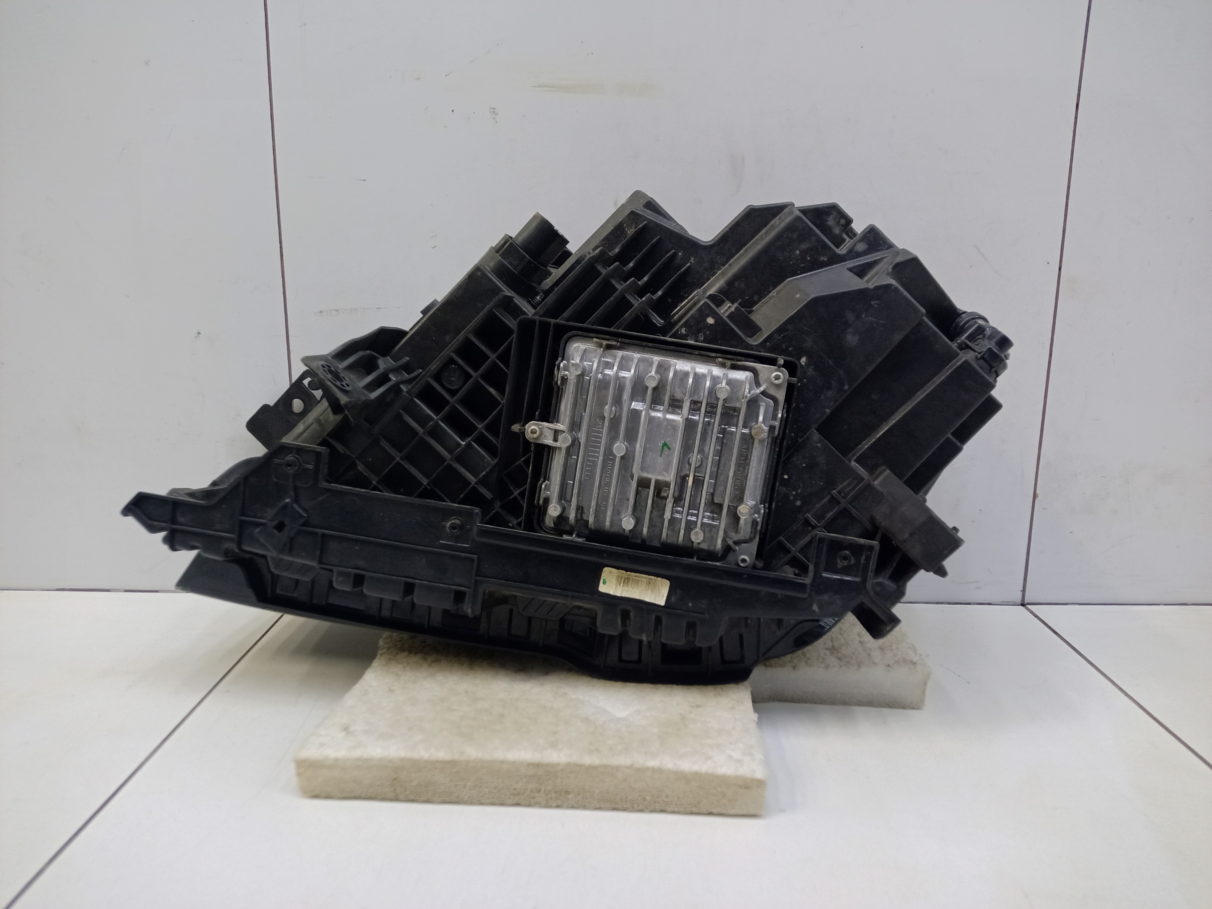 Фара передняя правая Geely Monjaro LED