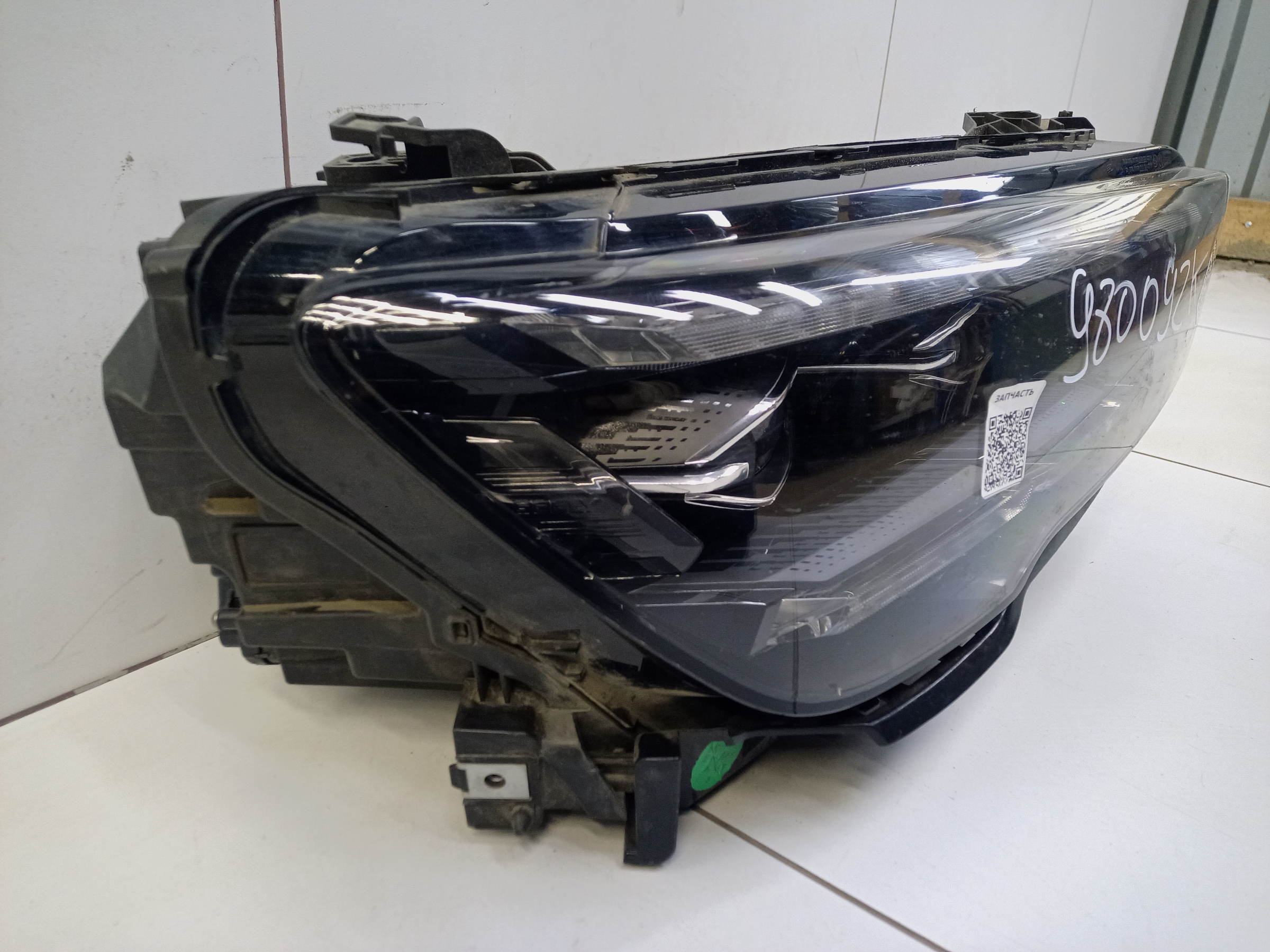 Фара передняя правая Geely Monjaro LED