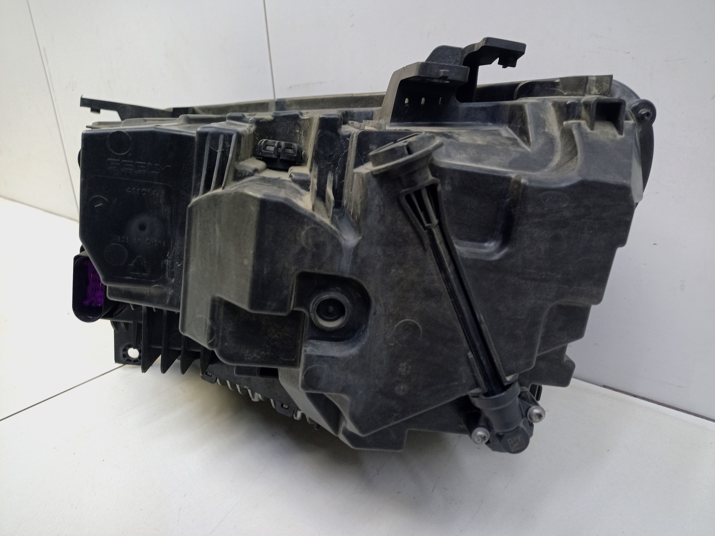 Фара передняя правая Geely Monjaro LED