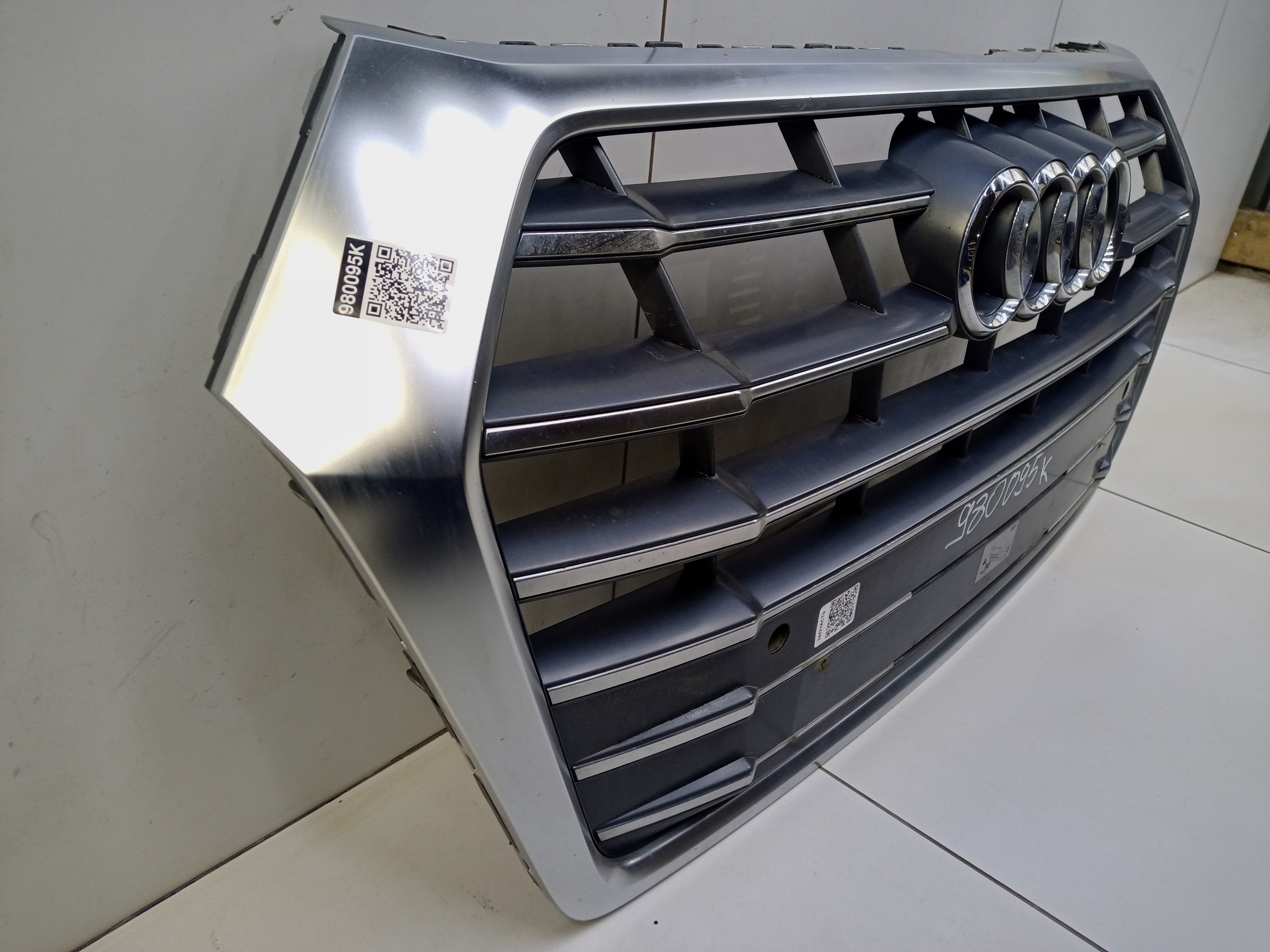 Решётка радиатора Audi Q5 2 S-line серая матовый хром