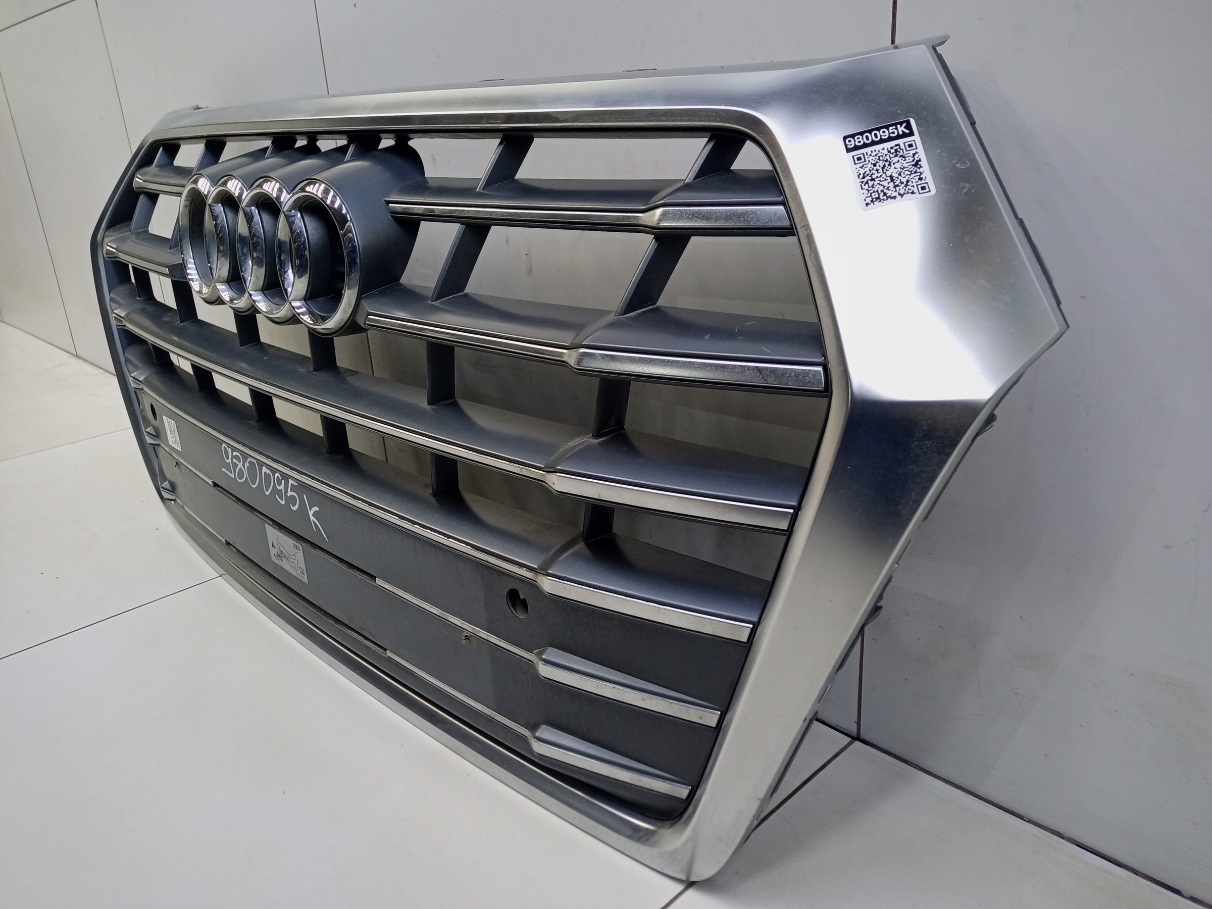 Решётка радиатора Audi Q5 2 S-line серая матовый хром