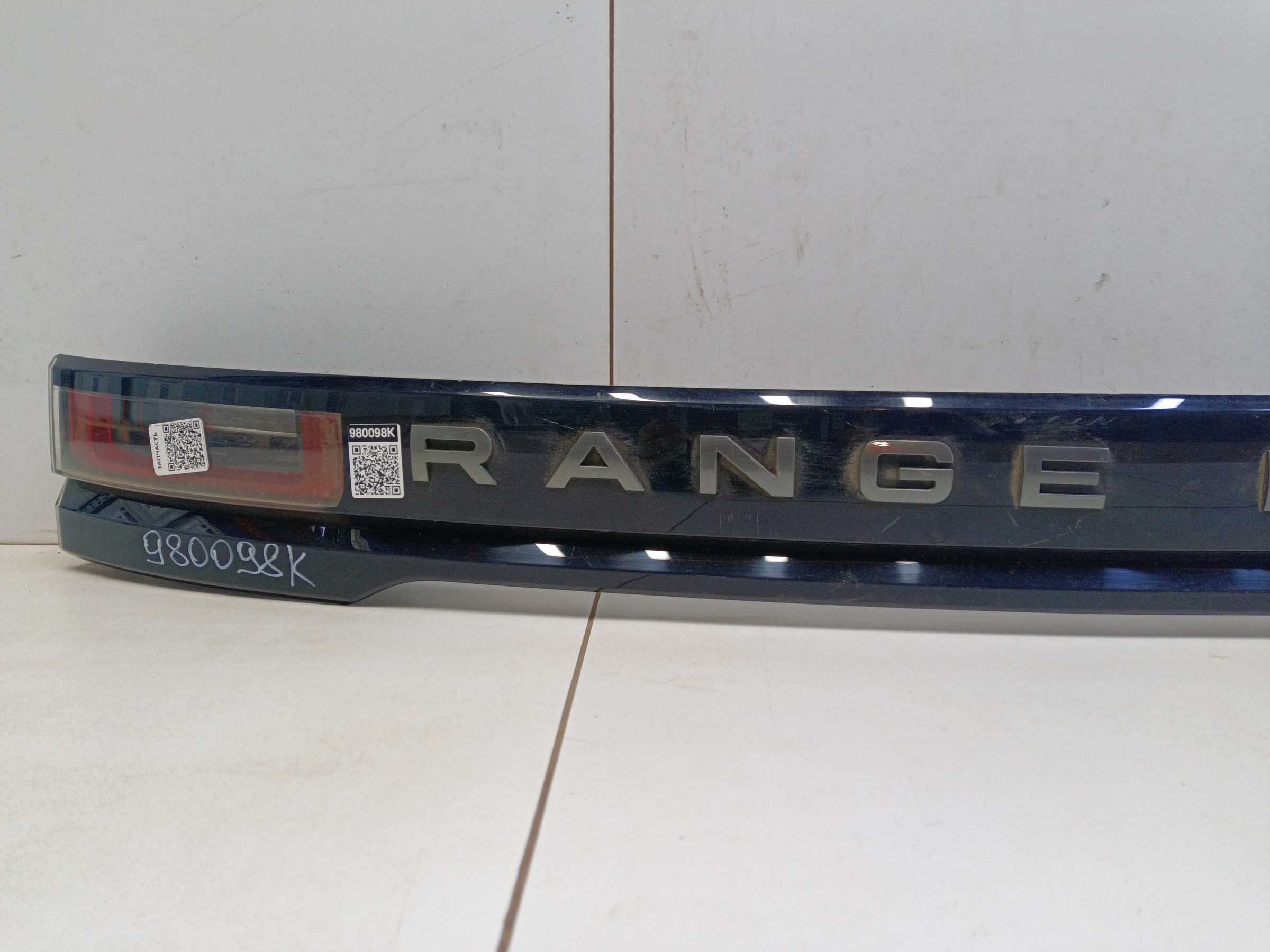 Фонарь крышки багажника Land Rover Range Rover Velar