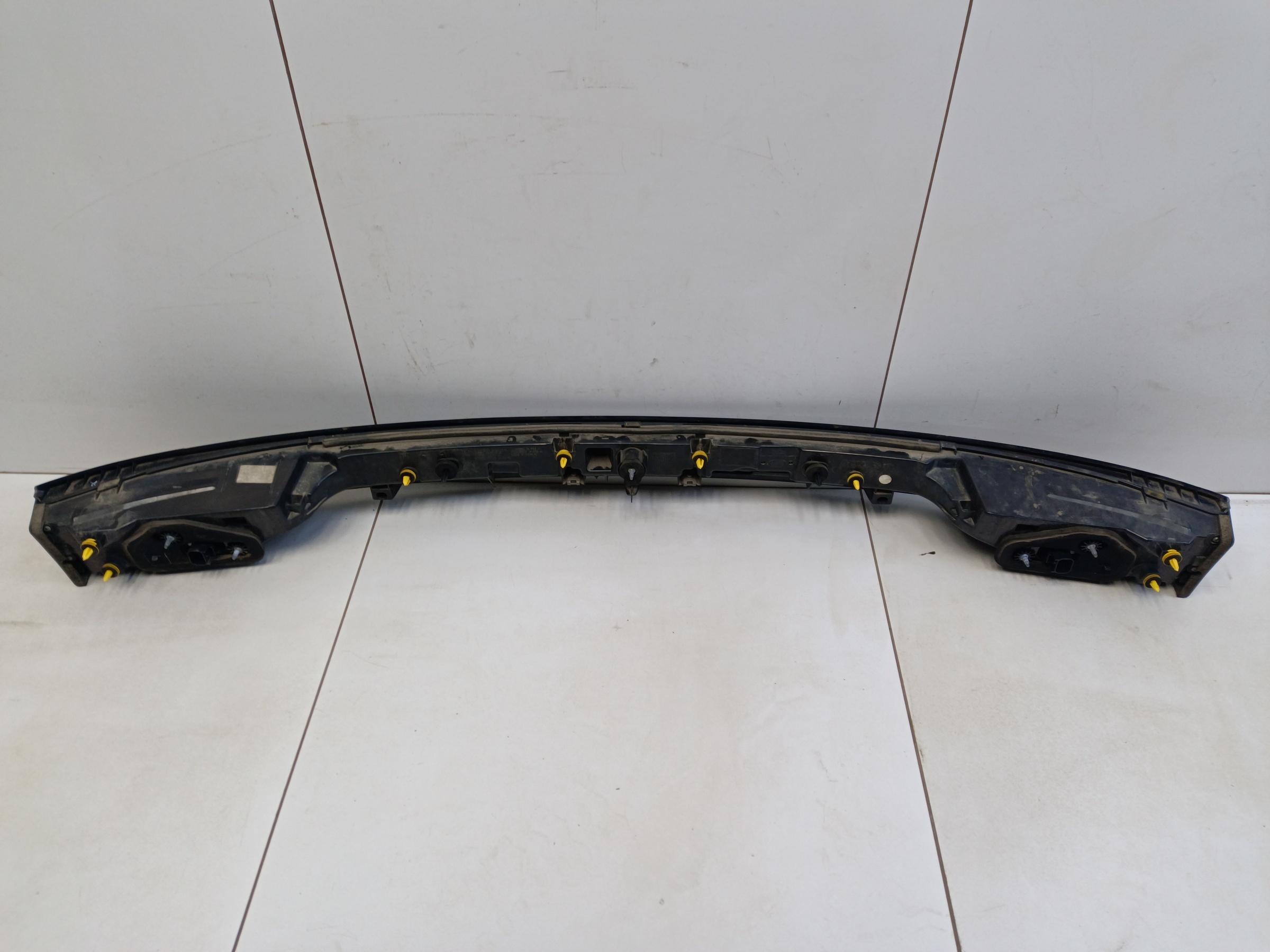 Фонарь крышки багажника Land Rover Range Rover Velar