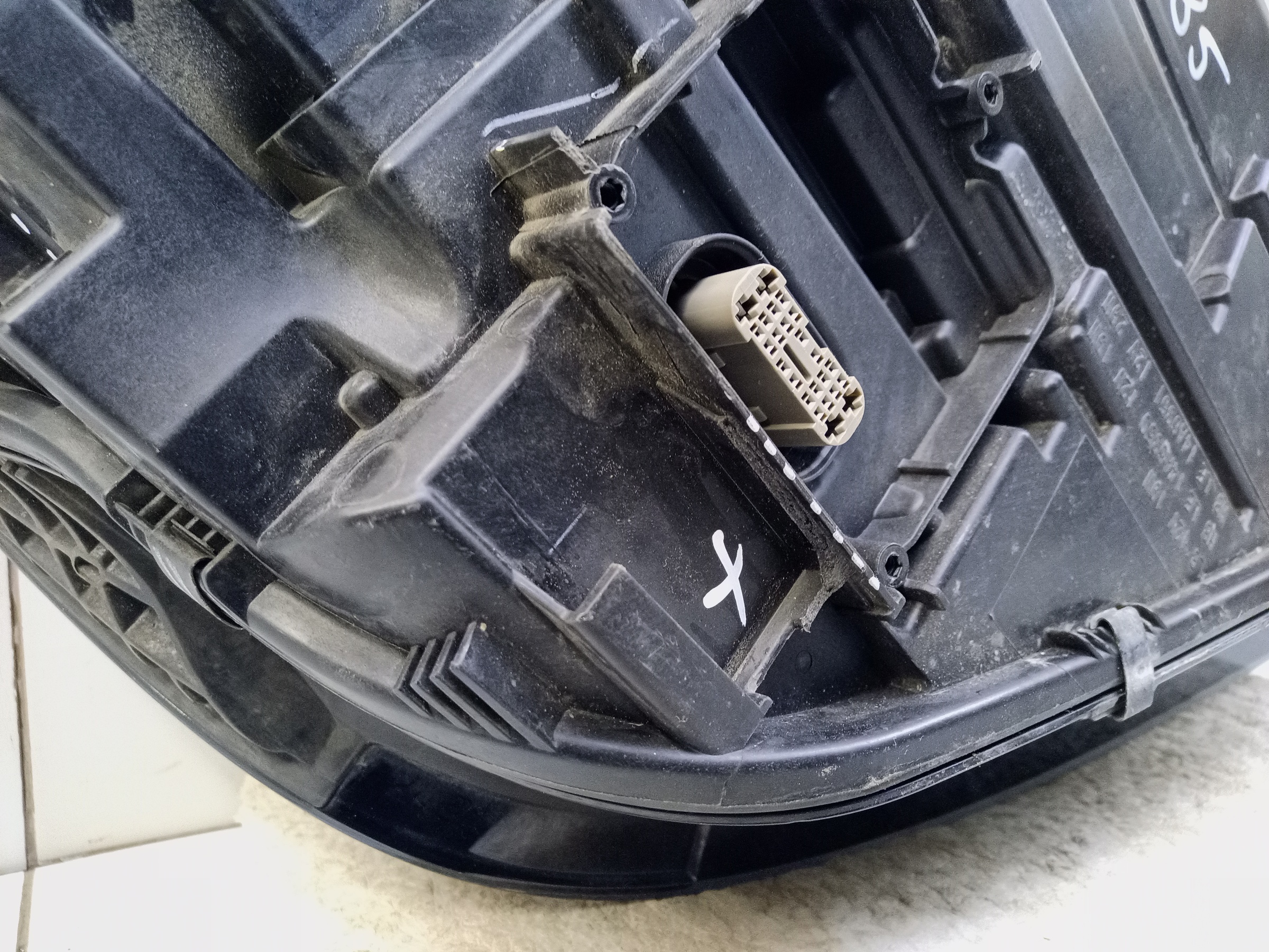 Фара передняя левая Audi Q5 2 LED