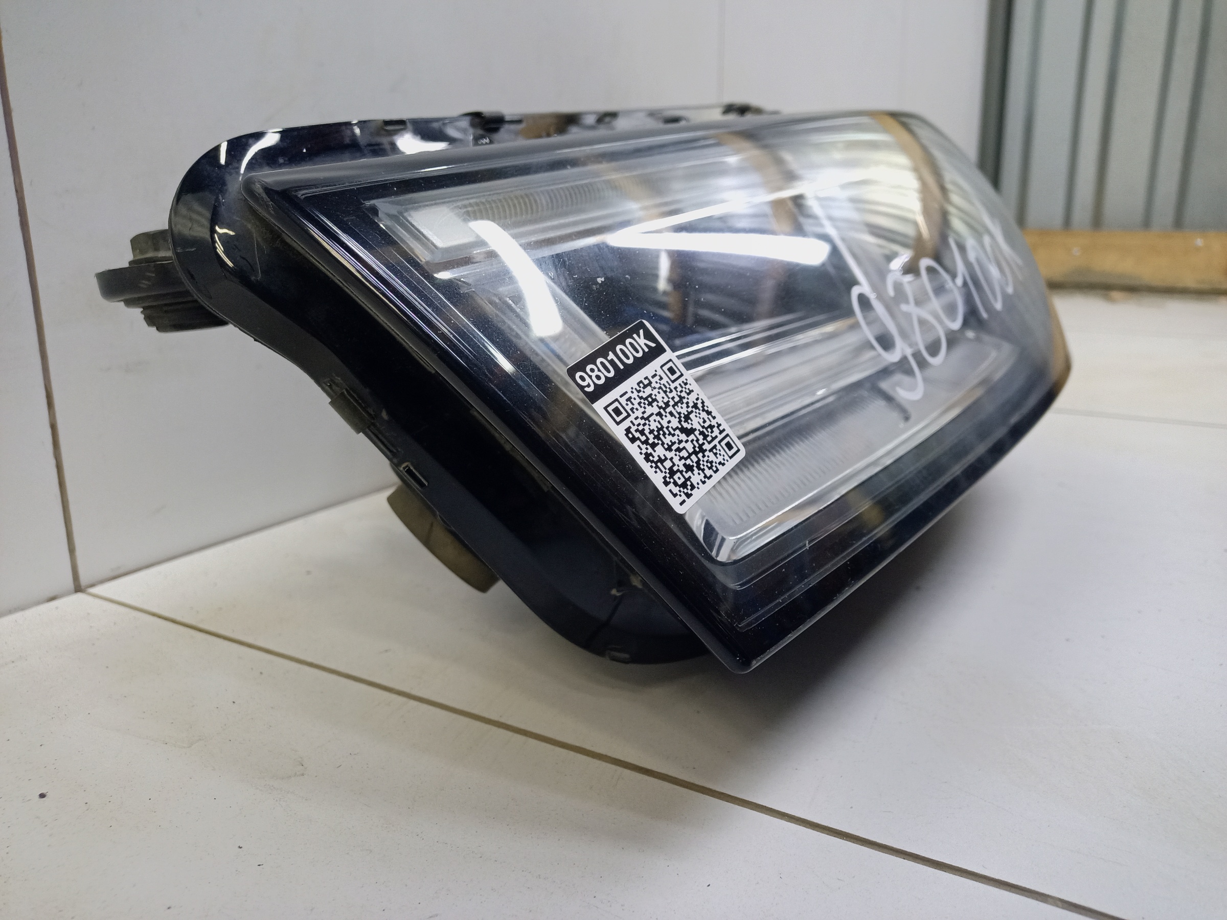 Фара передняя левая Audi Q5 2 LED