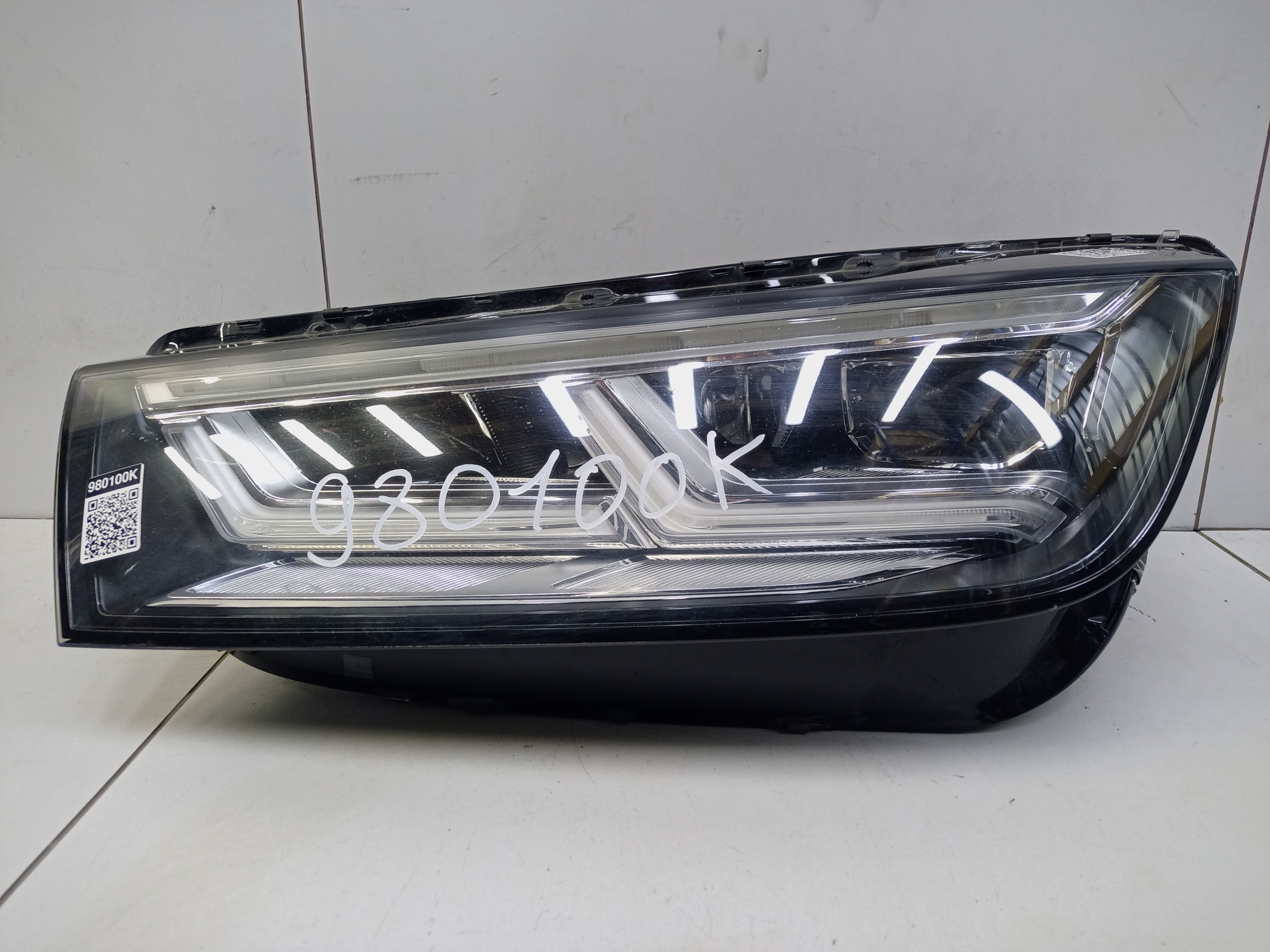 Фара передняя левая Audi Q5 2 LED