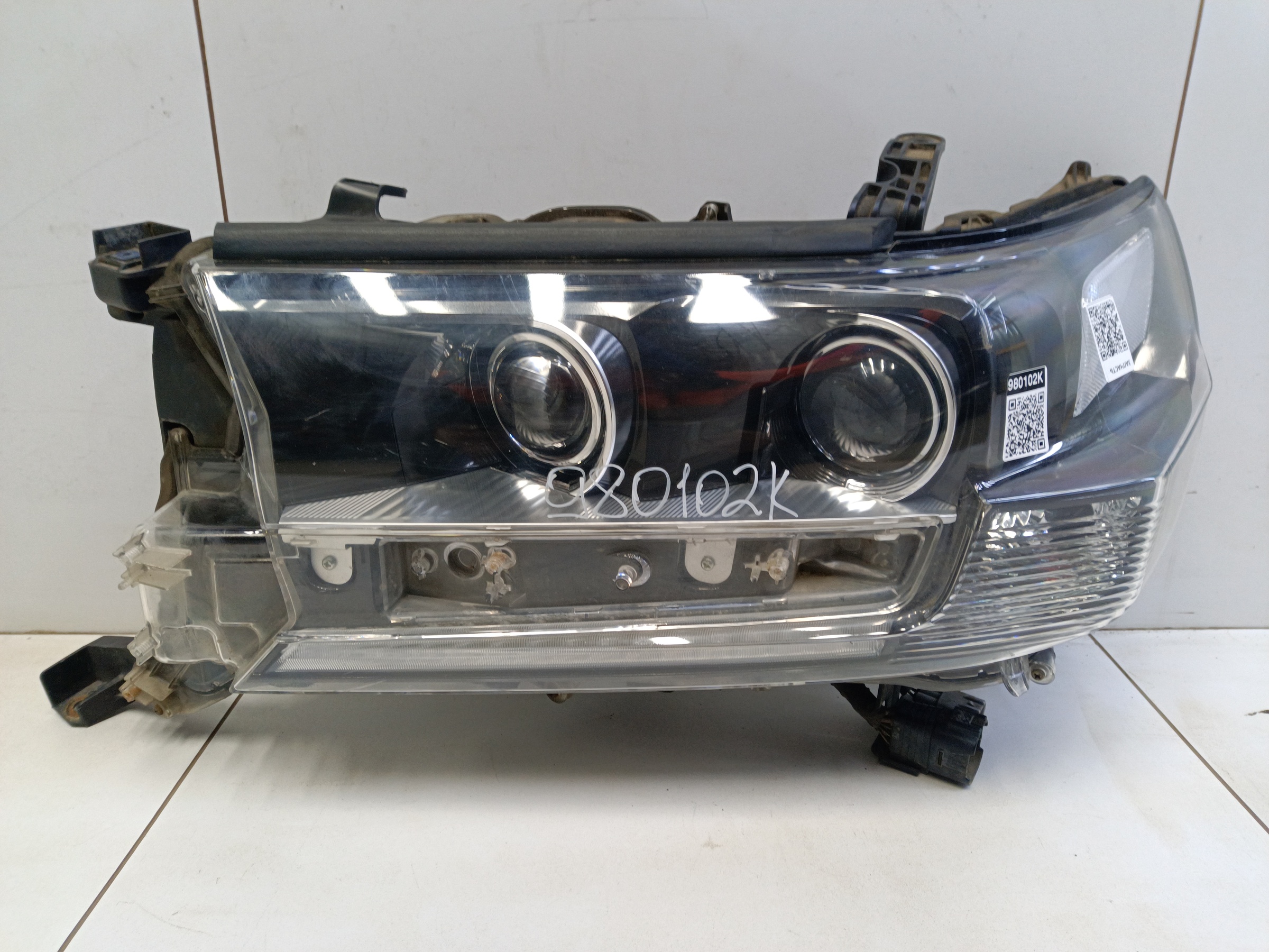 Фара передняя левая Toyota Land Cruiser 200 Restail 2 Executive black LED