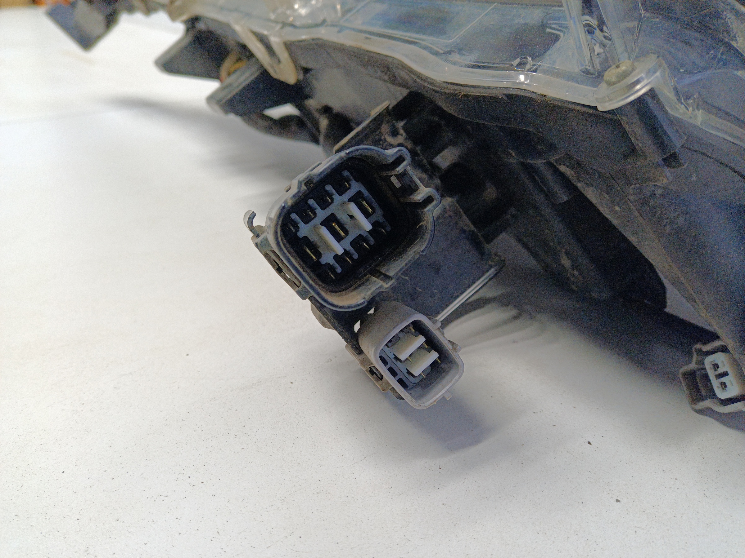 Фара передняя левая Toyota Land Cruiser 200 Restail 2 Executive black LED