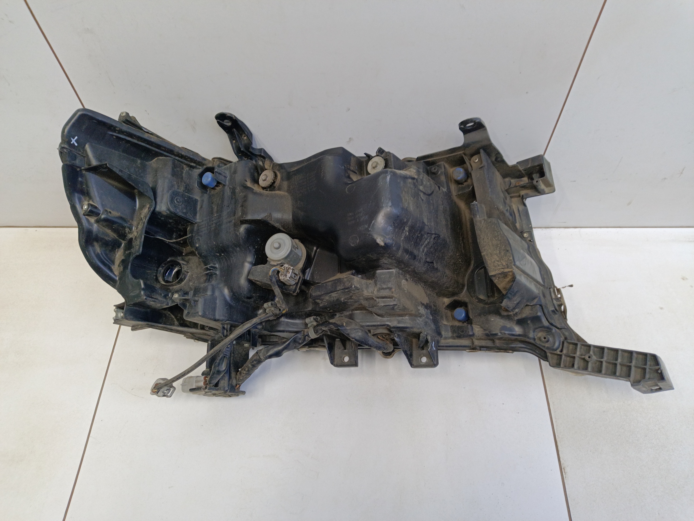 Фара передняя левая Toyota Land Cruiser 200 Restail 2 Executive black LED