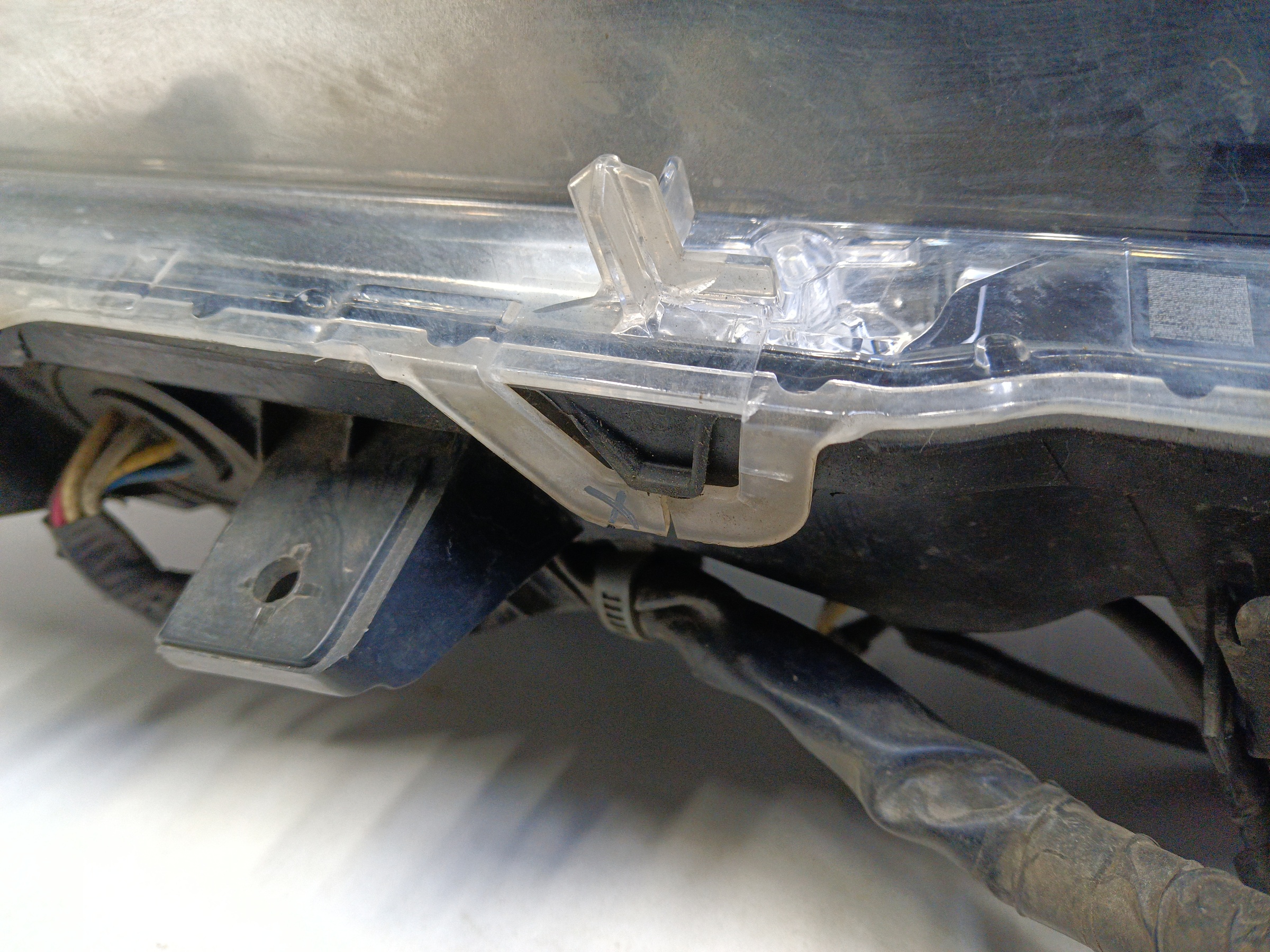 Фара передняя левая Toyota Land Cruiser 200 Restail 2 Executive black LED