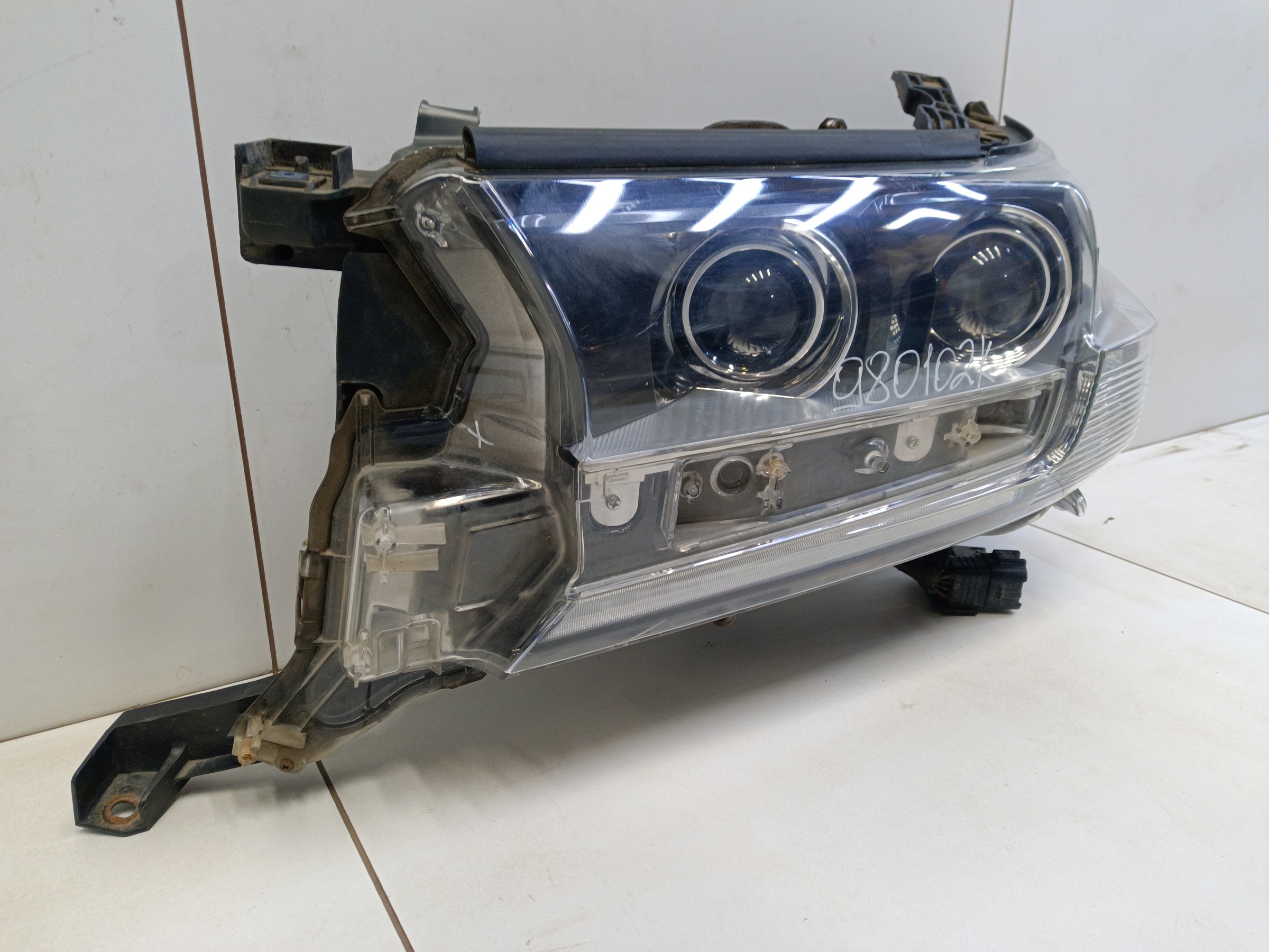 Фара передняя левая Toyota Land Cruiser 200 Restail 2 Executive black LED