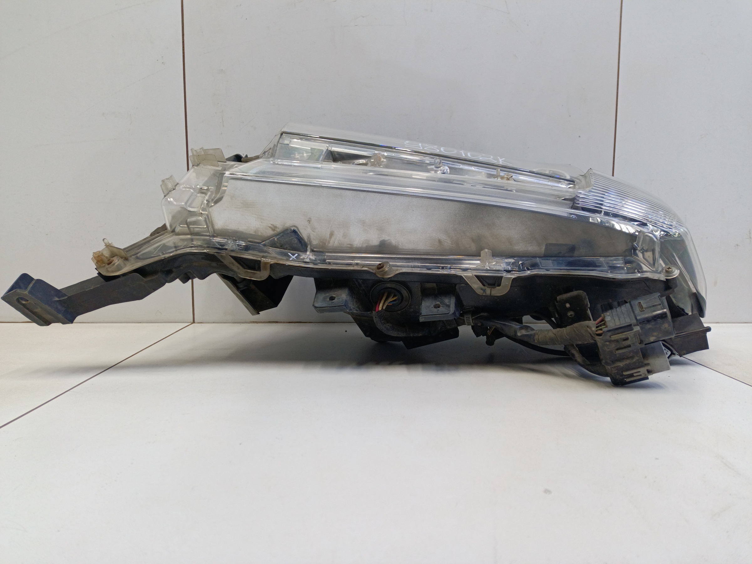 Фара передняя левая Toyota Land Cruiser 200 Restail 2 Executive black LED