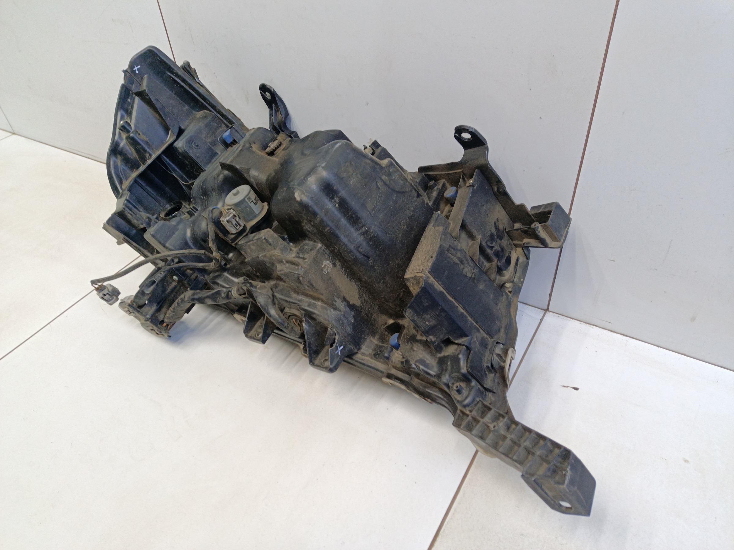 Фара передняя левая Toyota Land Cruiser 200 Restail 2 Executive black LED