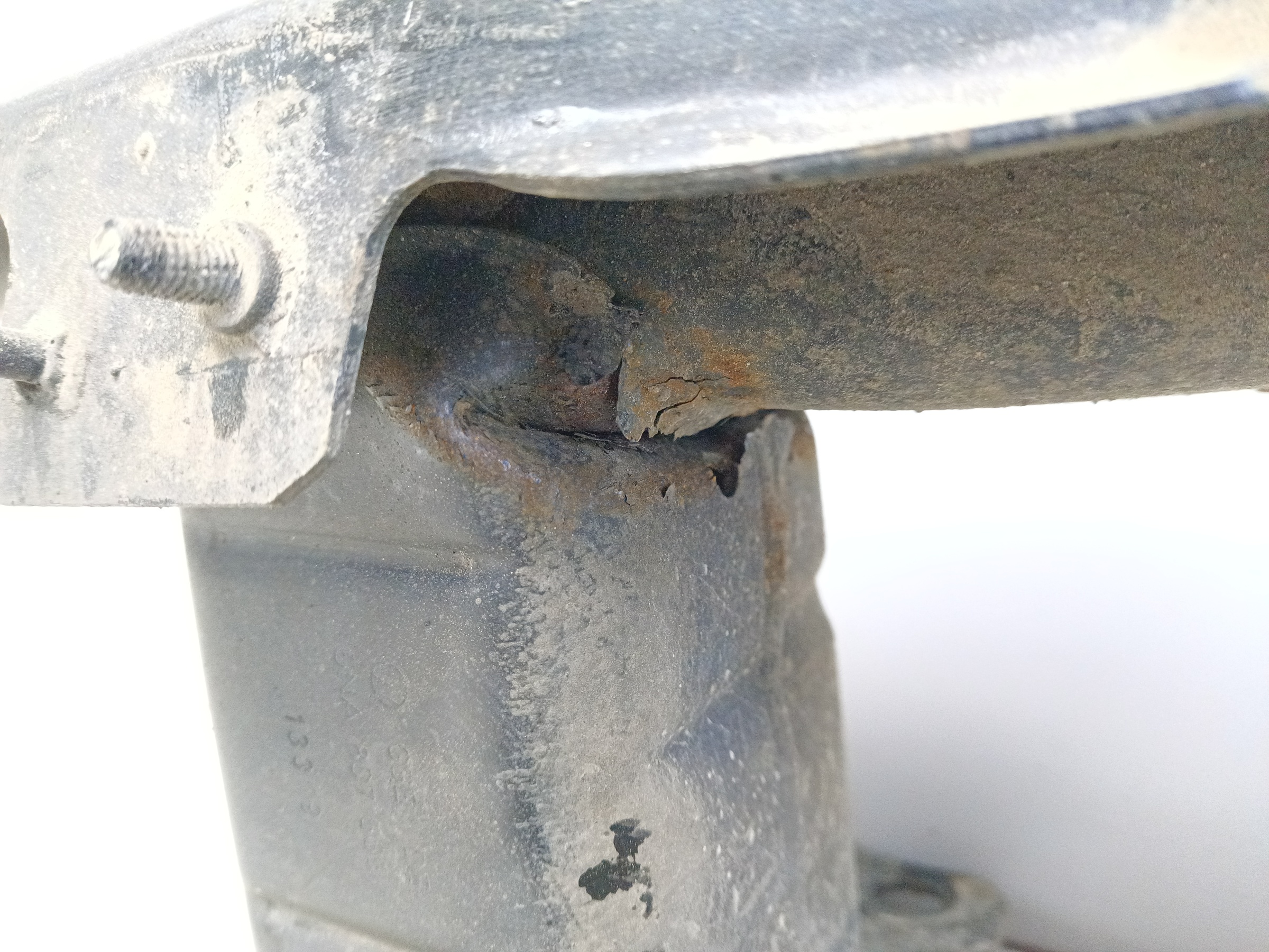 Усилитель заднего бампера Volkswagen Tiguan 2