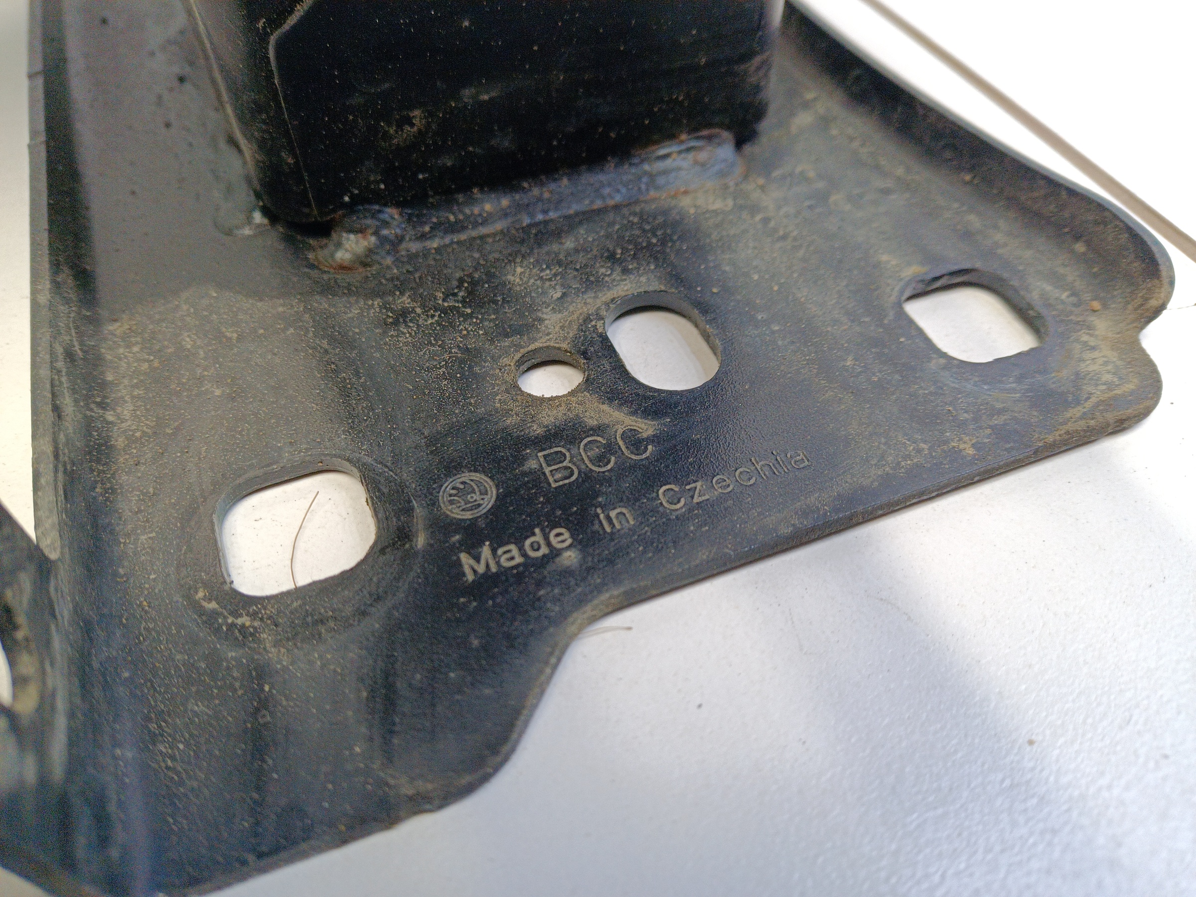 Усилитель переднего бампера Skoda Kodiaq